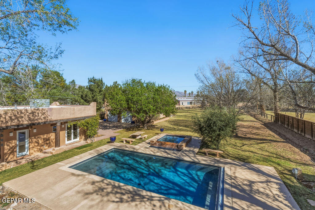 300 ROSEMONT Drive