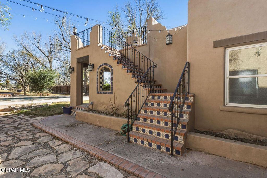 300 ROSEMONT Drive