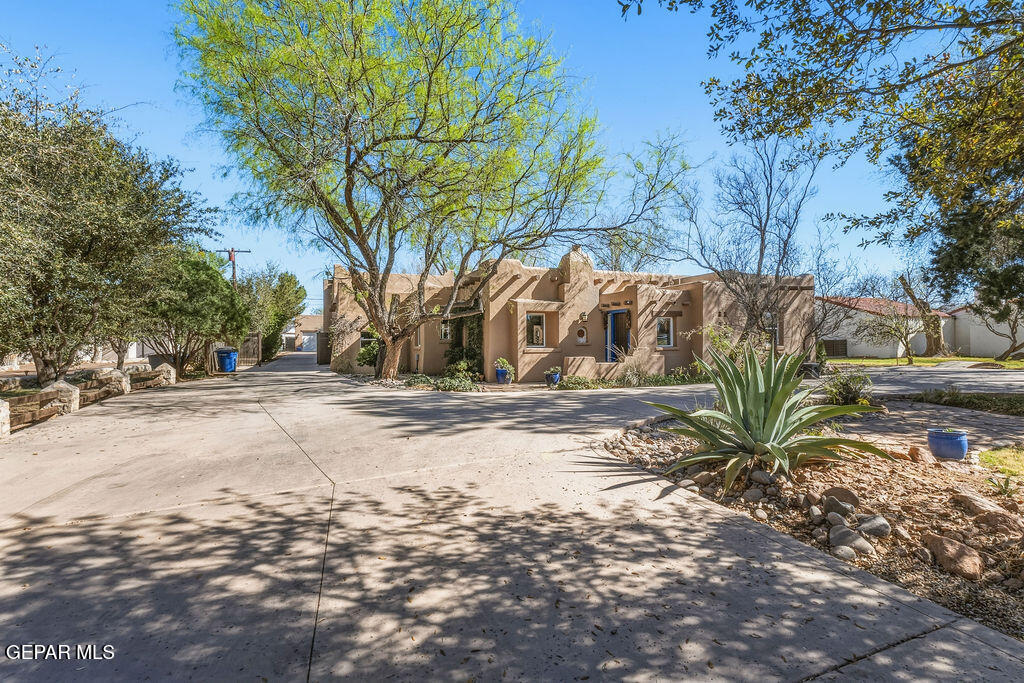 300 ROSEMONT Drive