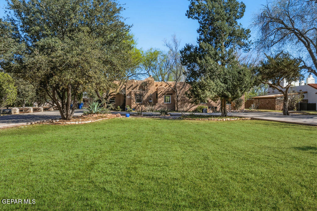 300 ROSEMONT Drive