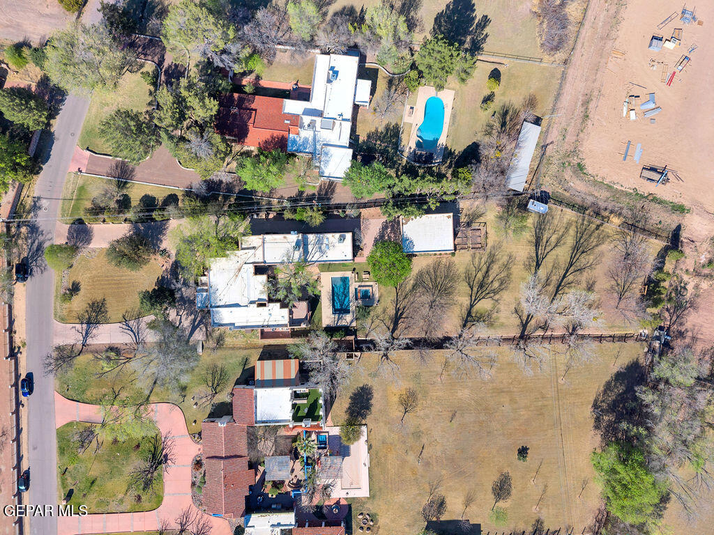 300 ROSEMONT Drive