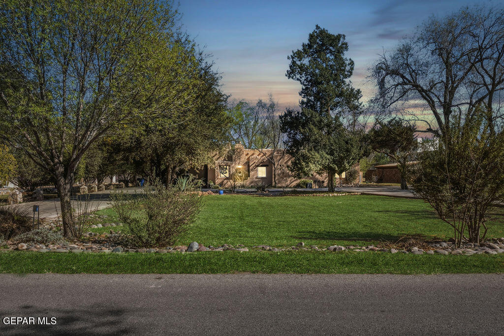 300 ROSEMONT Drive