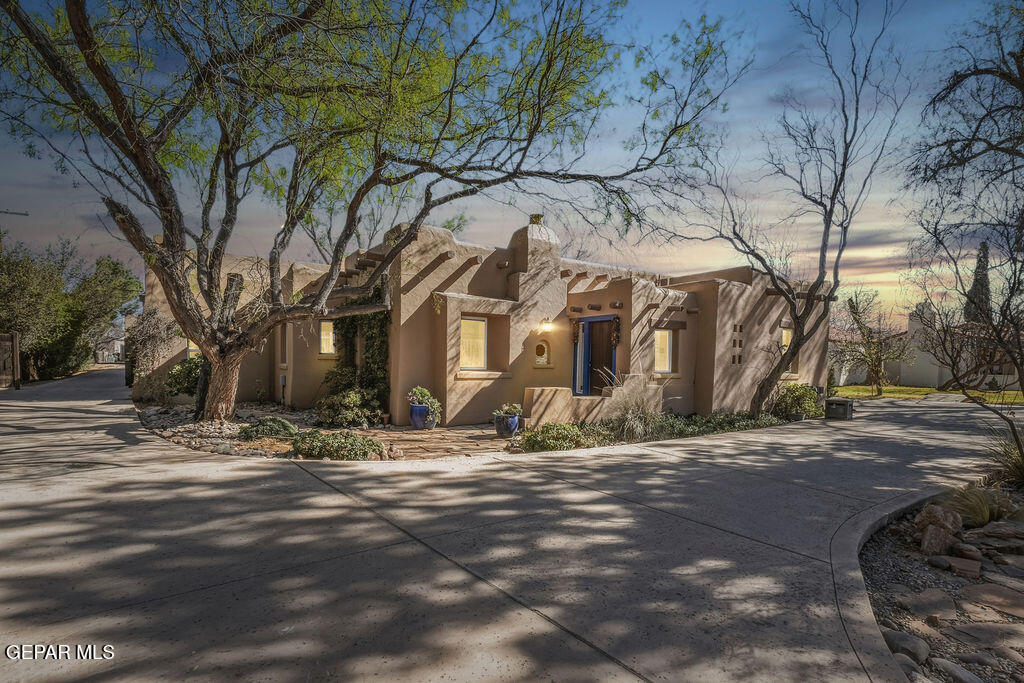 300 ROSEMONT Drive