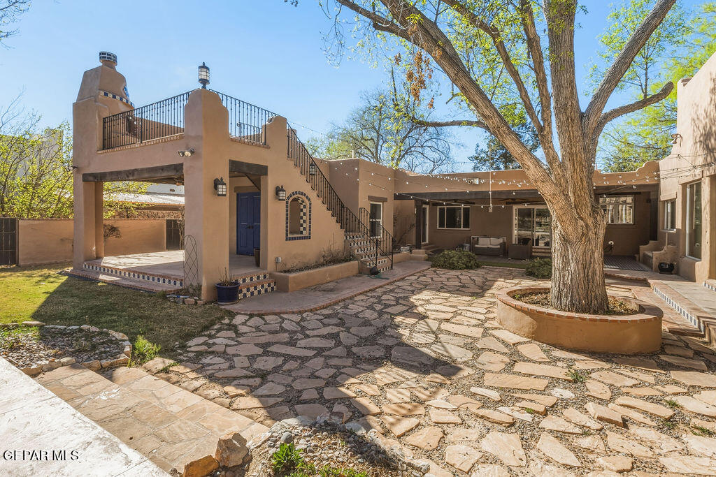 300 ROSEMONT Drive