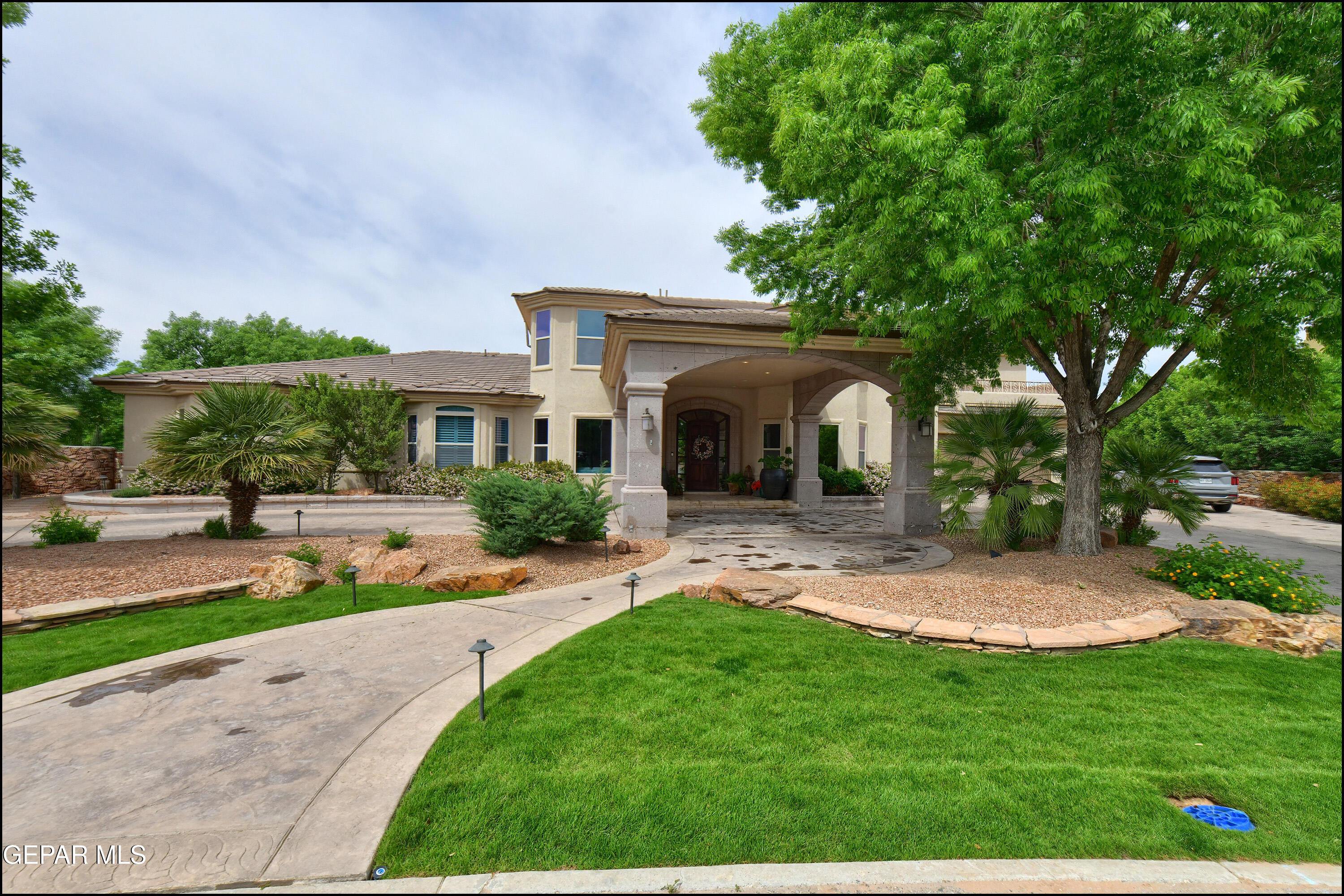 5533 WOODFIELD Drive