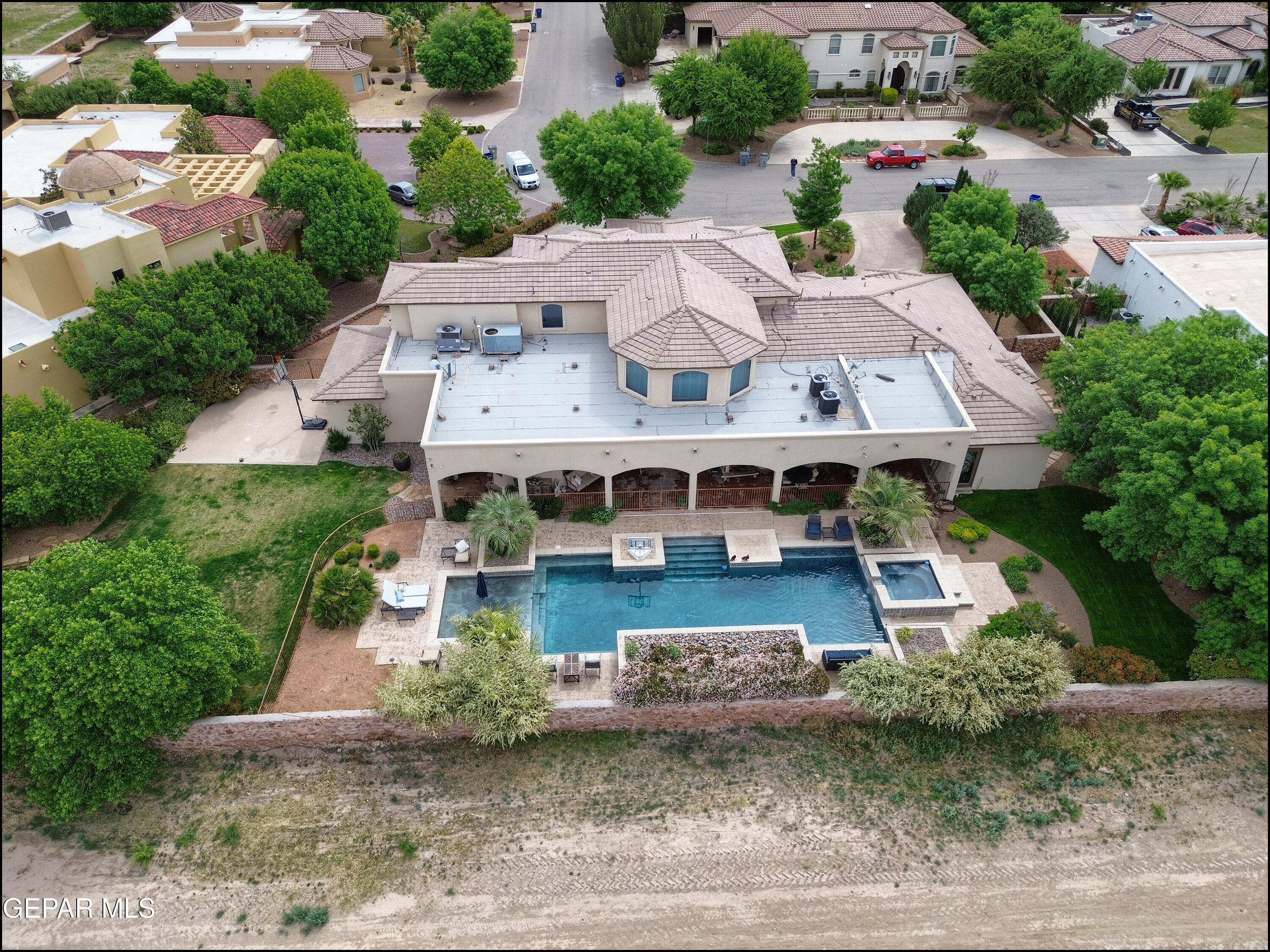 5533 WOODFIELD Drive