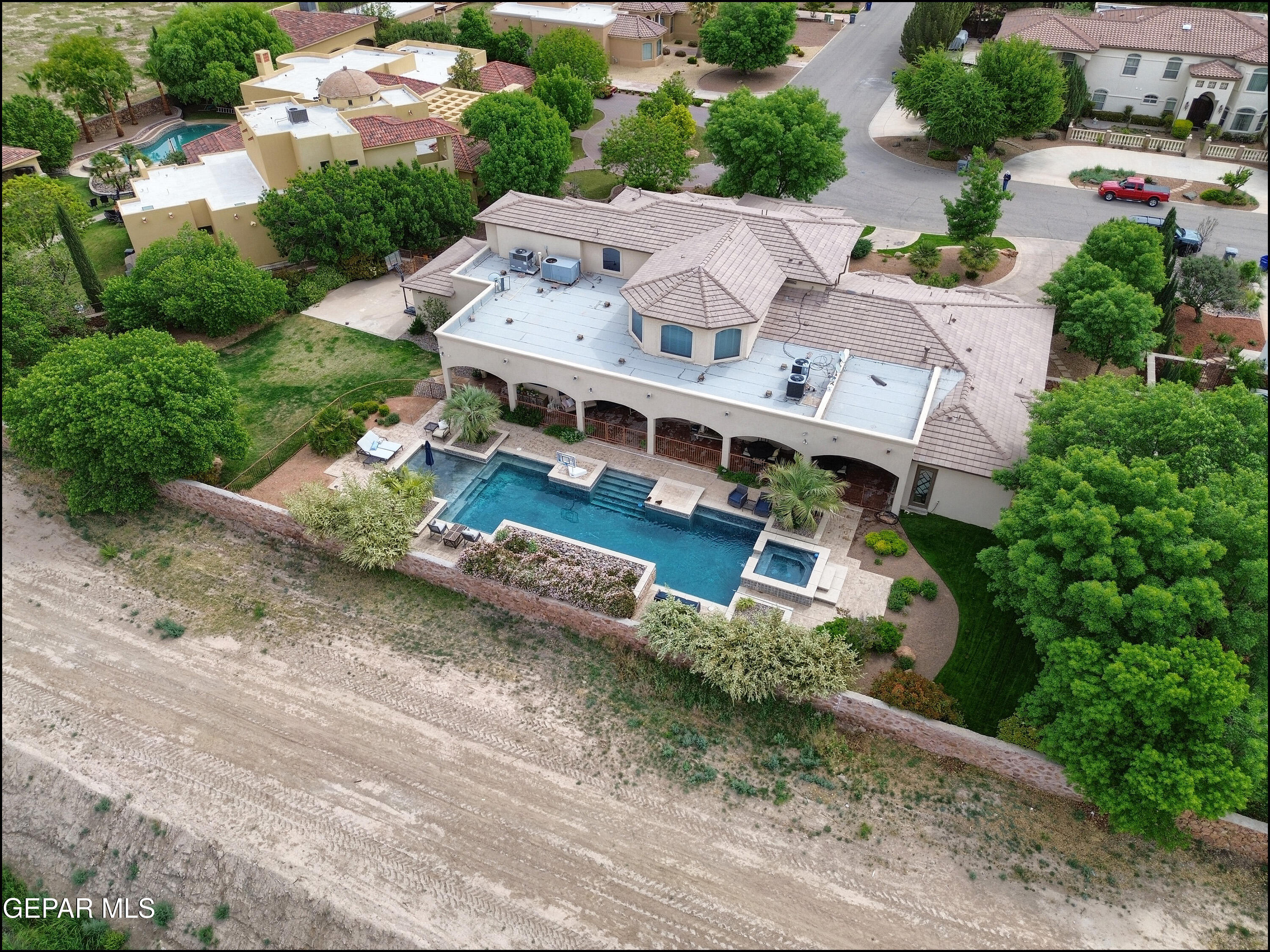 5533 WOODFIELD Drive