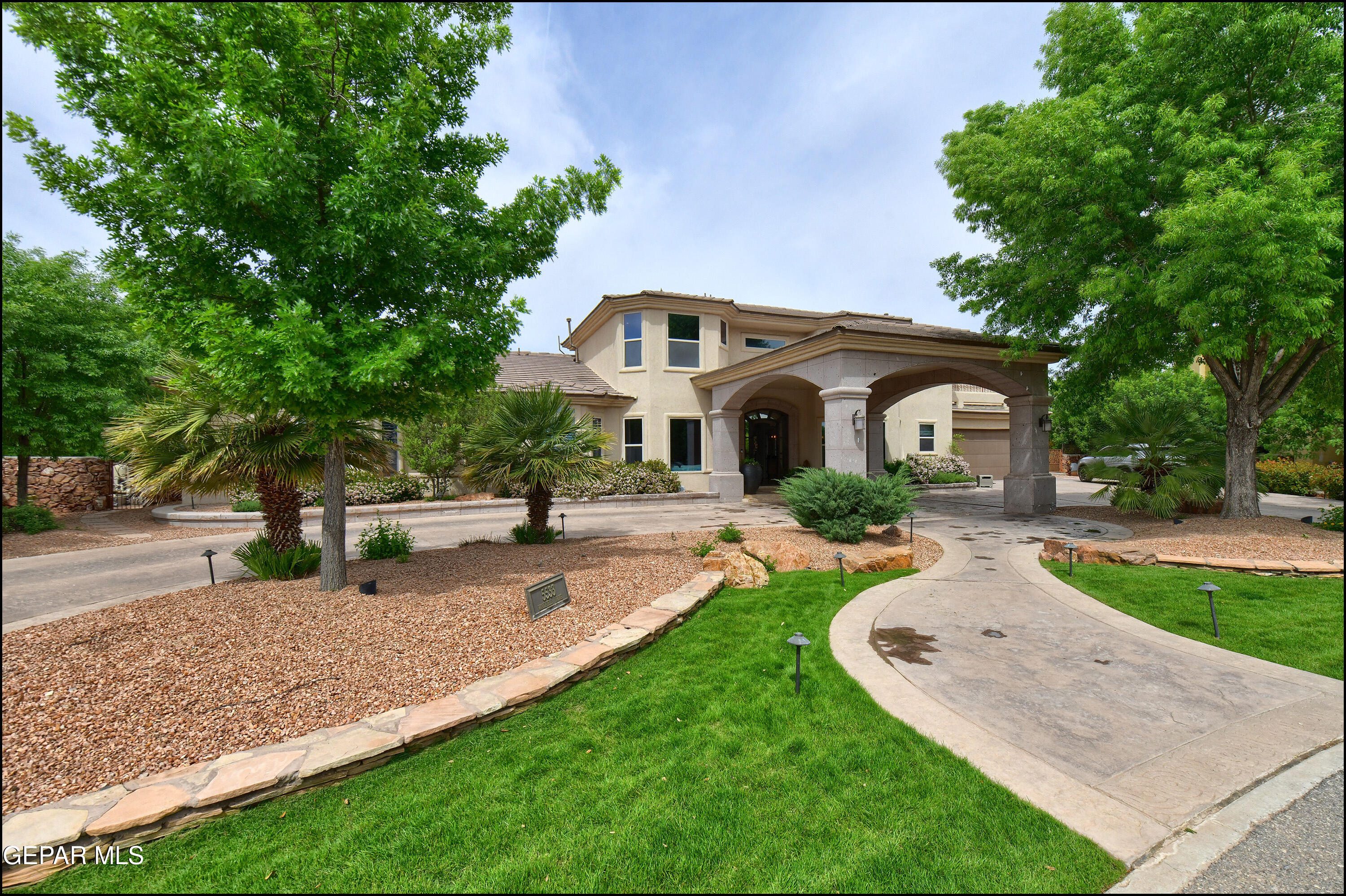 5533 WOODFIELD Drive