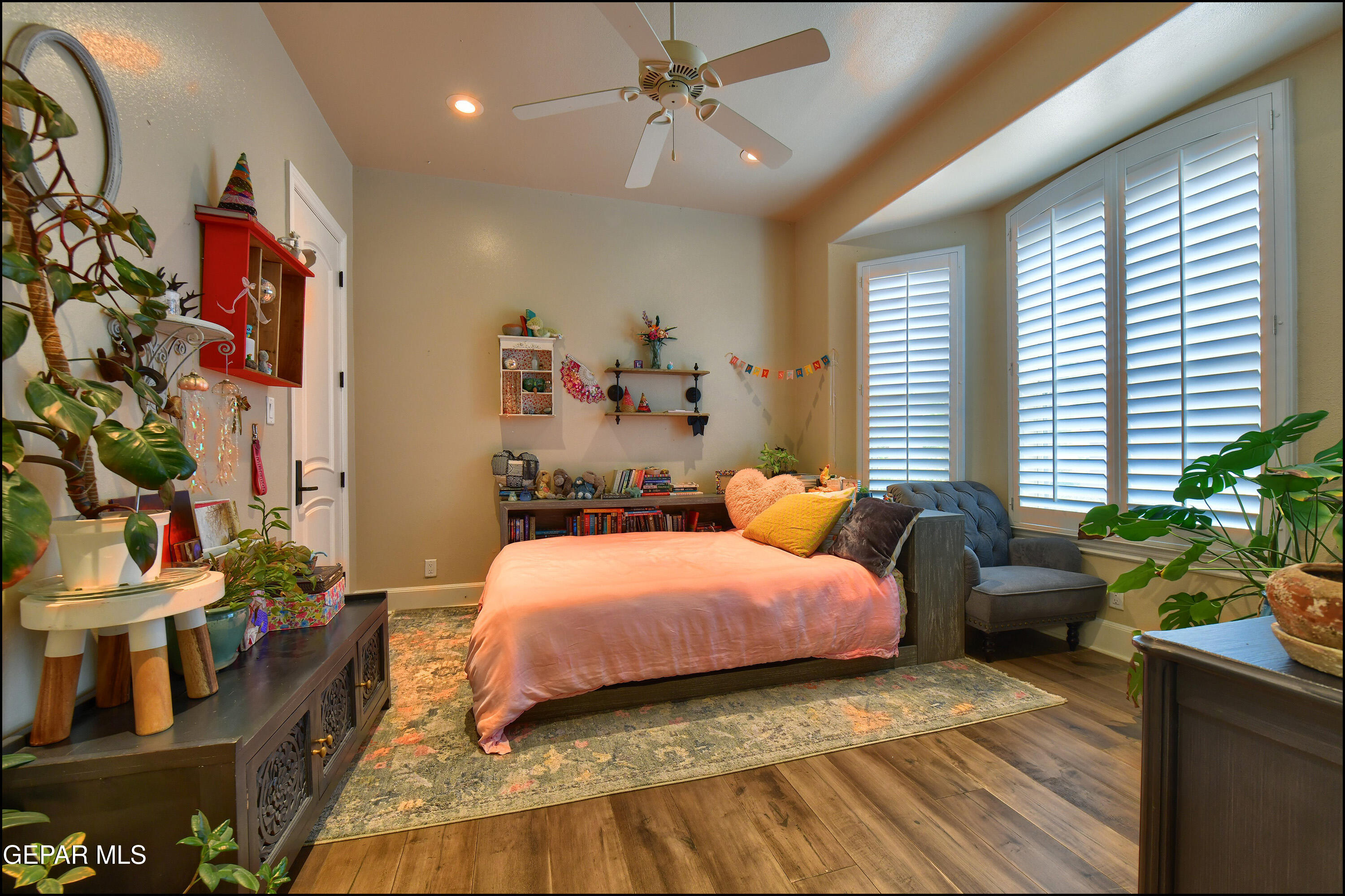 5533 WOODFIELD Drive