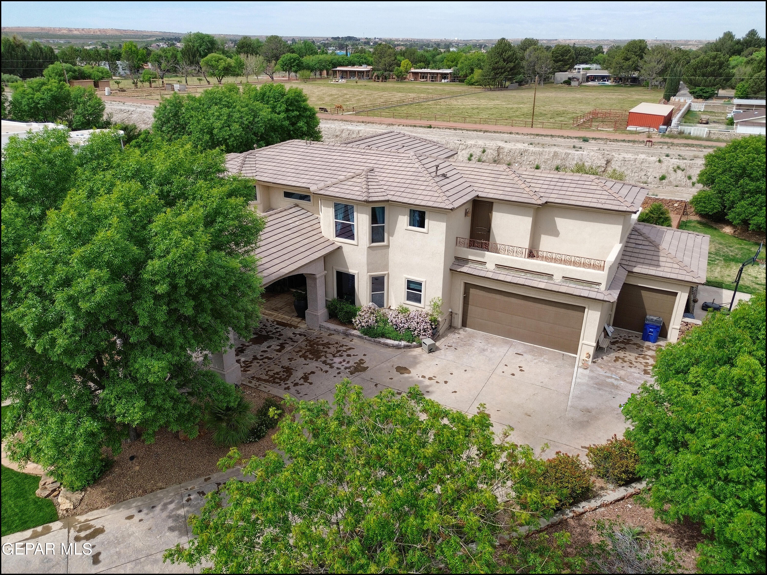 5533 WOODFIELD Drive