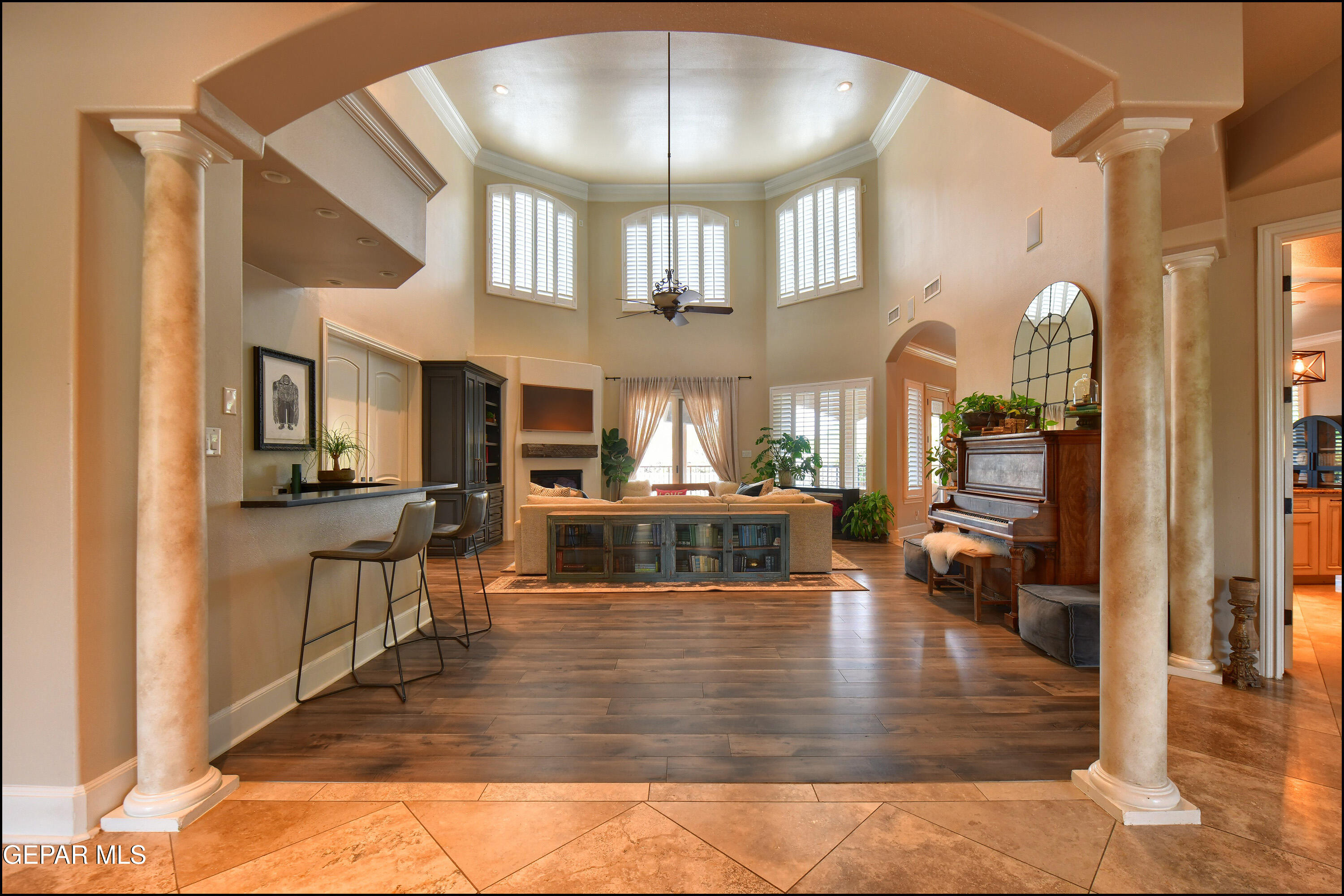 5533 WOODFIELD Drive