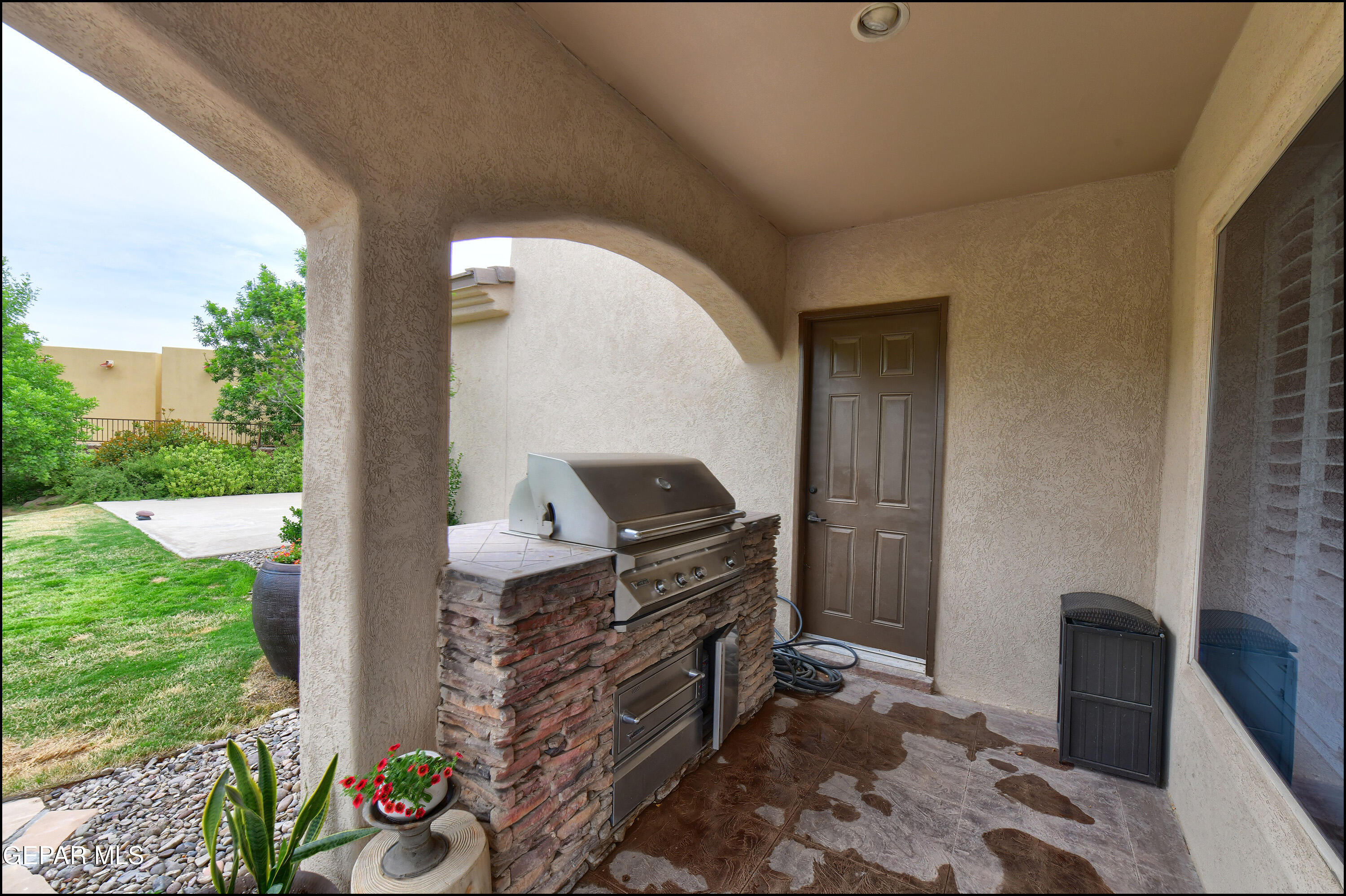5533 WOODFIELD Drive