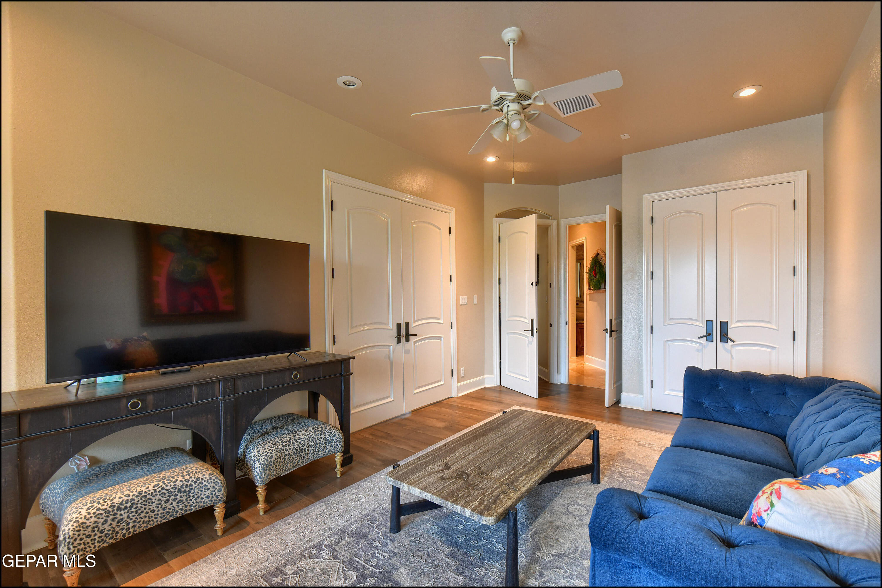5533 WOODFIELD Drive