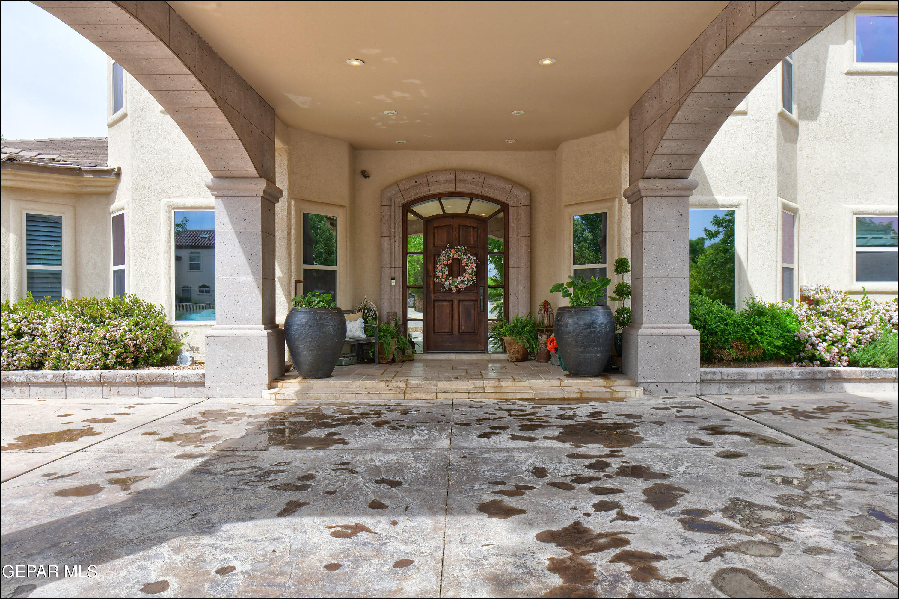 5533 WOODFIELD Drive