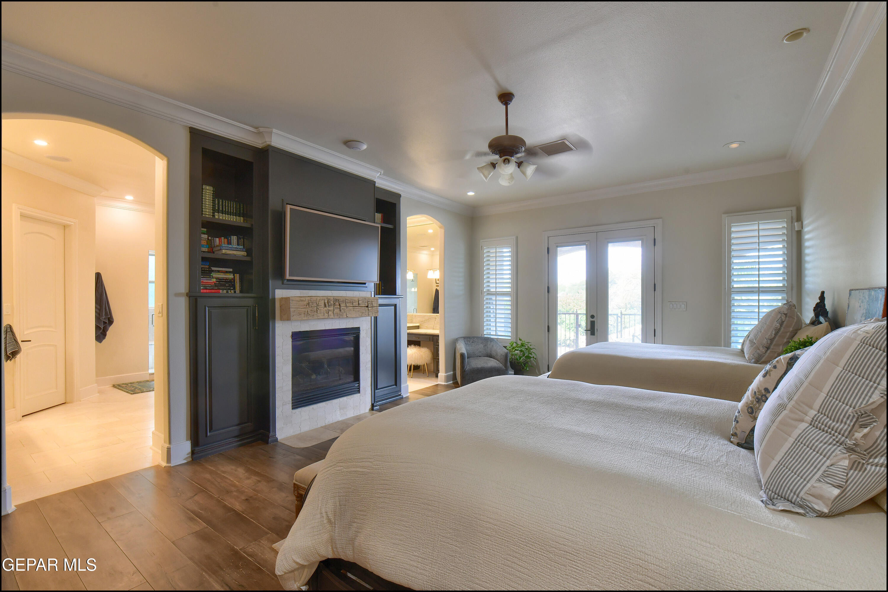 5533 WOODFIELD Drive