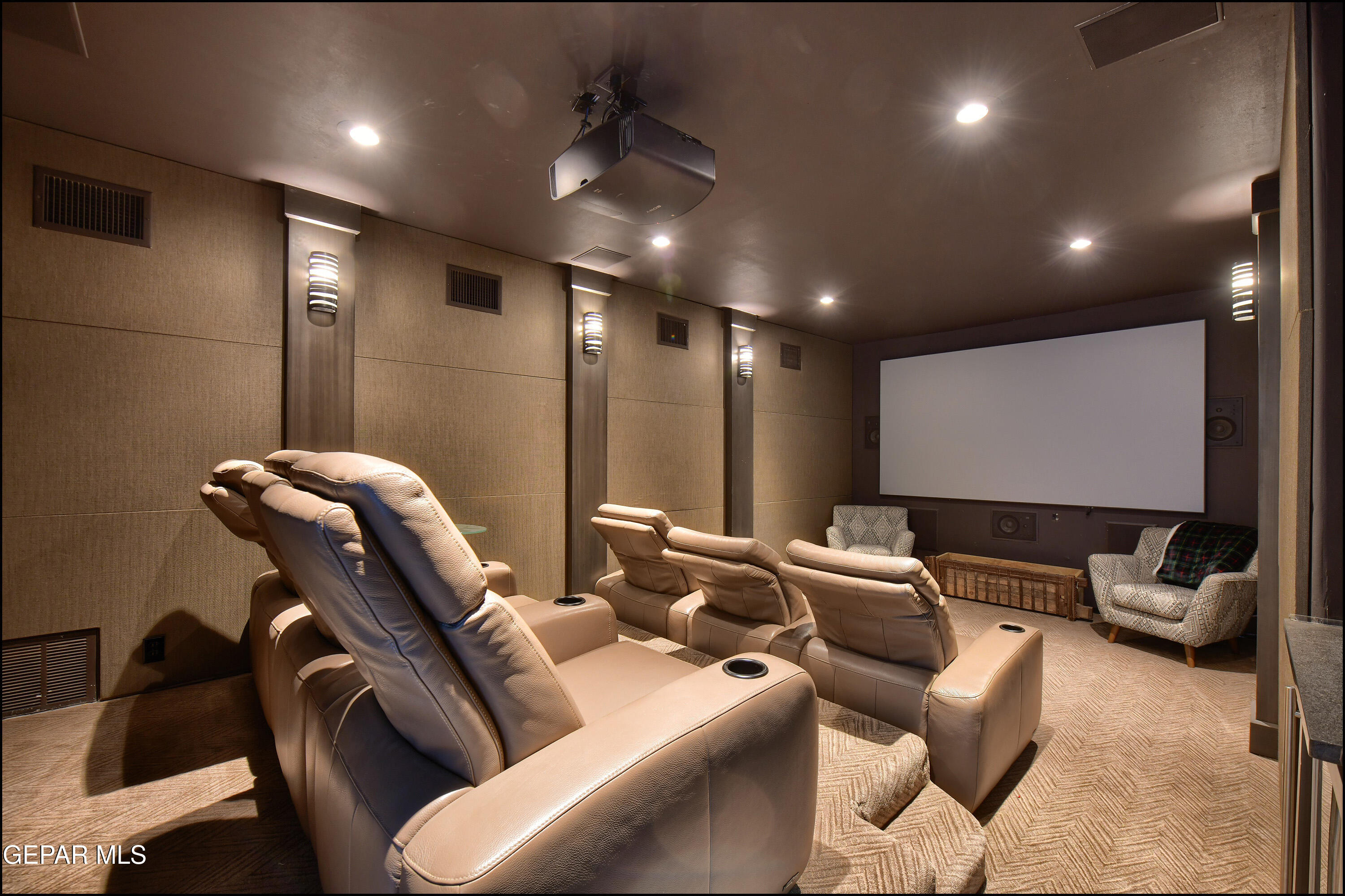 5533 WOODFIELD Drive