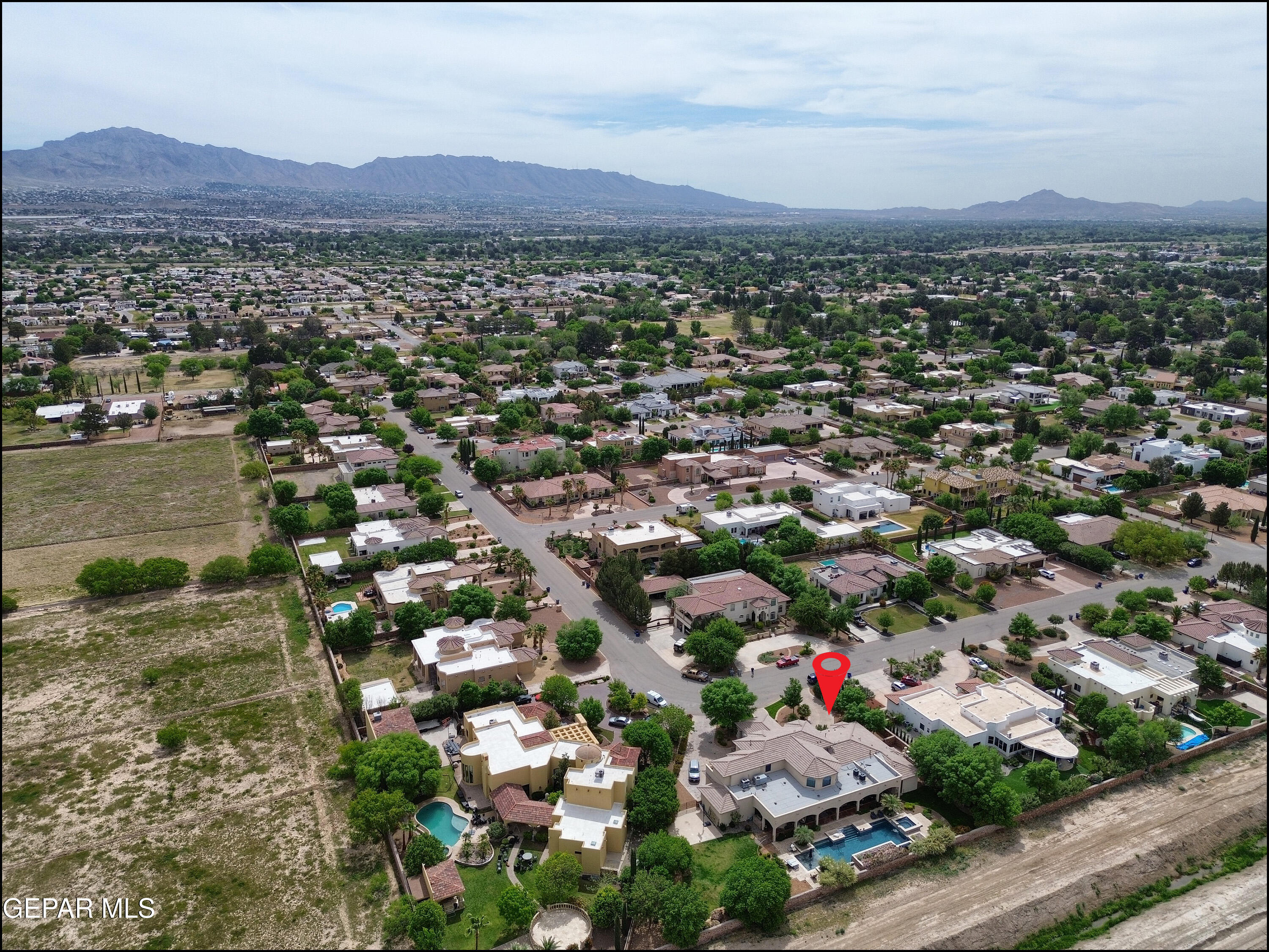 5533 WOODFIELD Drive