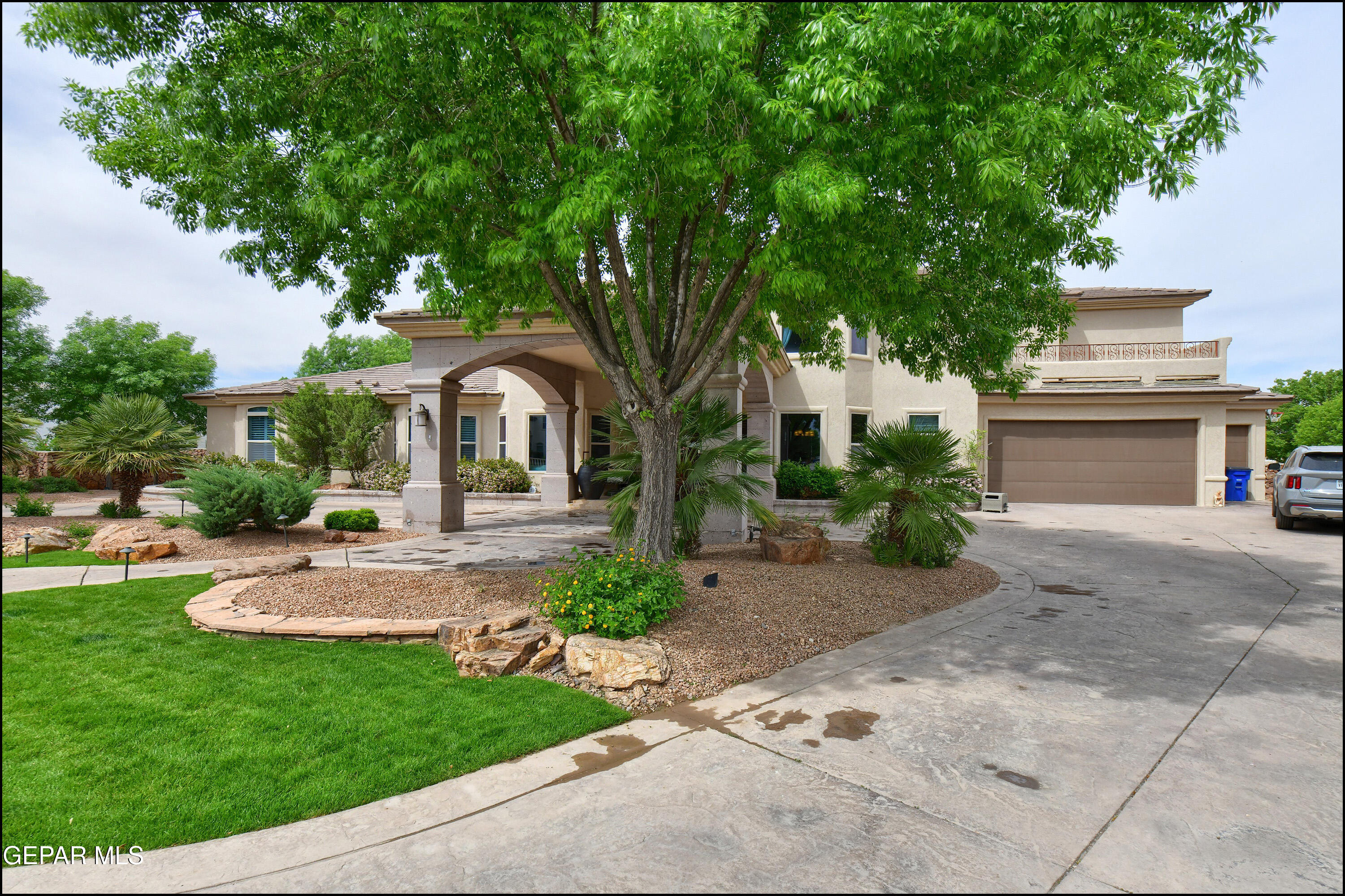 5533 WOODFIELD Drive
