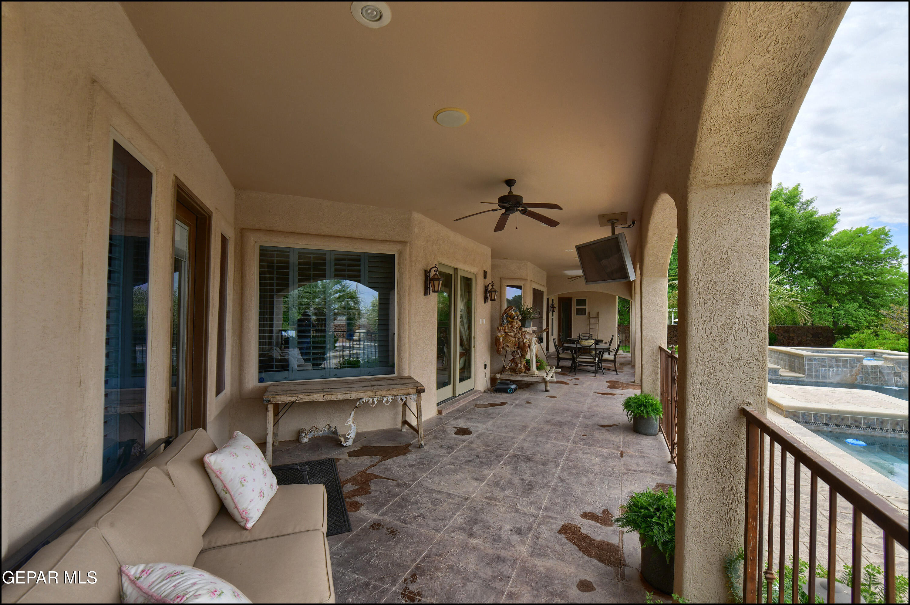 5533 WOODFIELD Drive