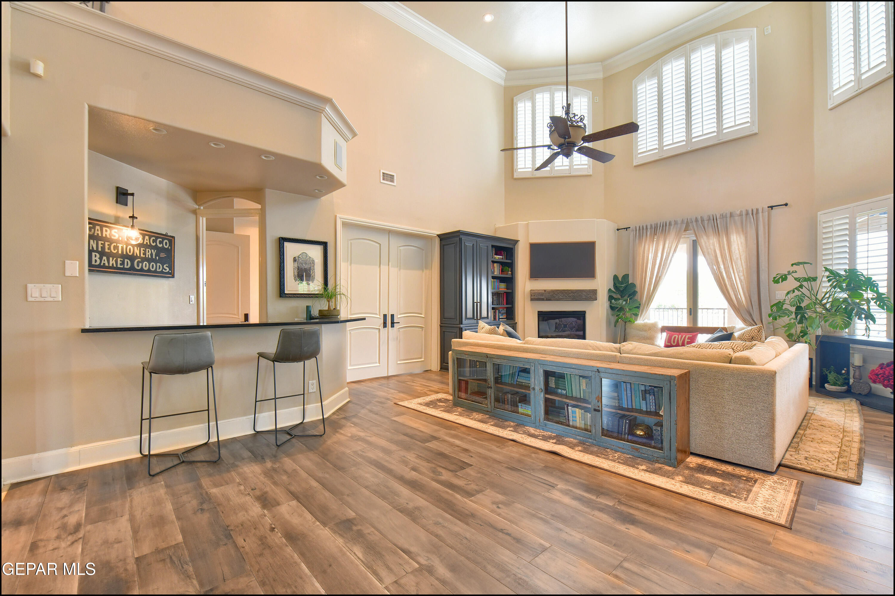 5533 WOODFIELD Drive