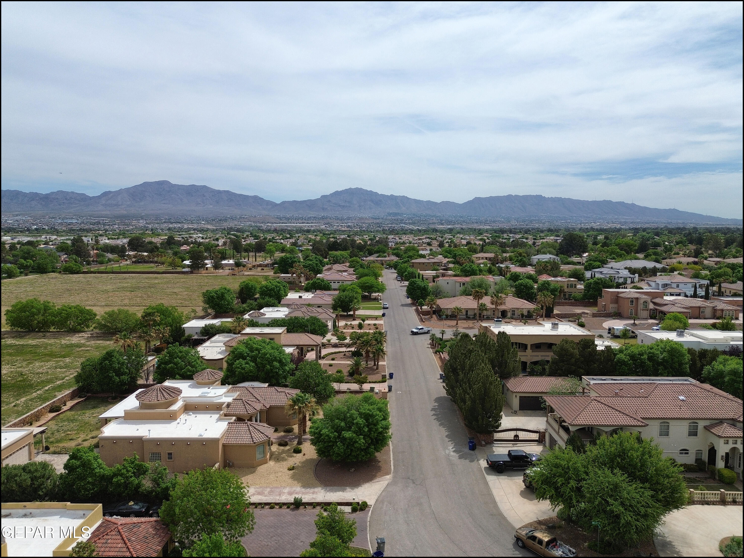 5533 WOODFIELD Drive