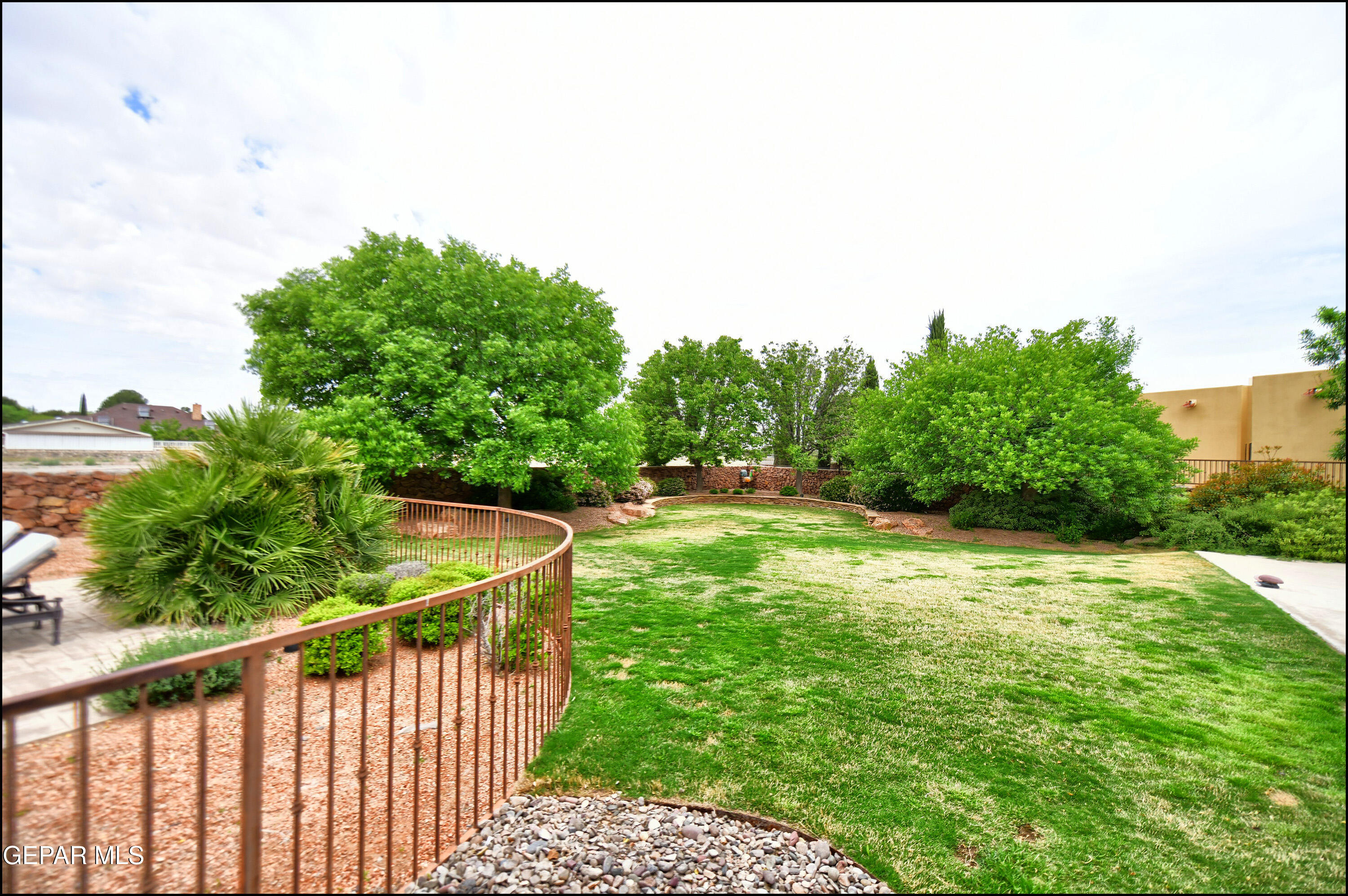 5533 WOODFIELD Drive