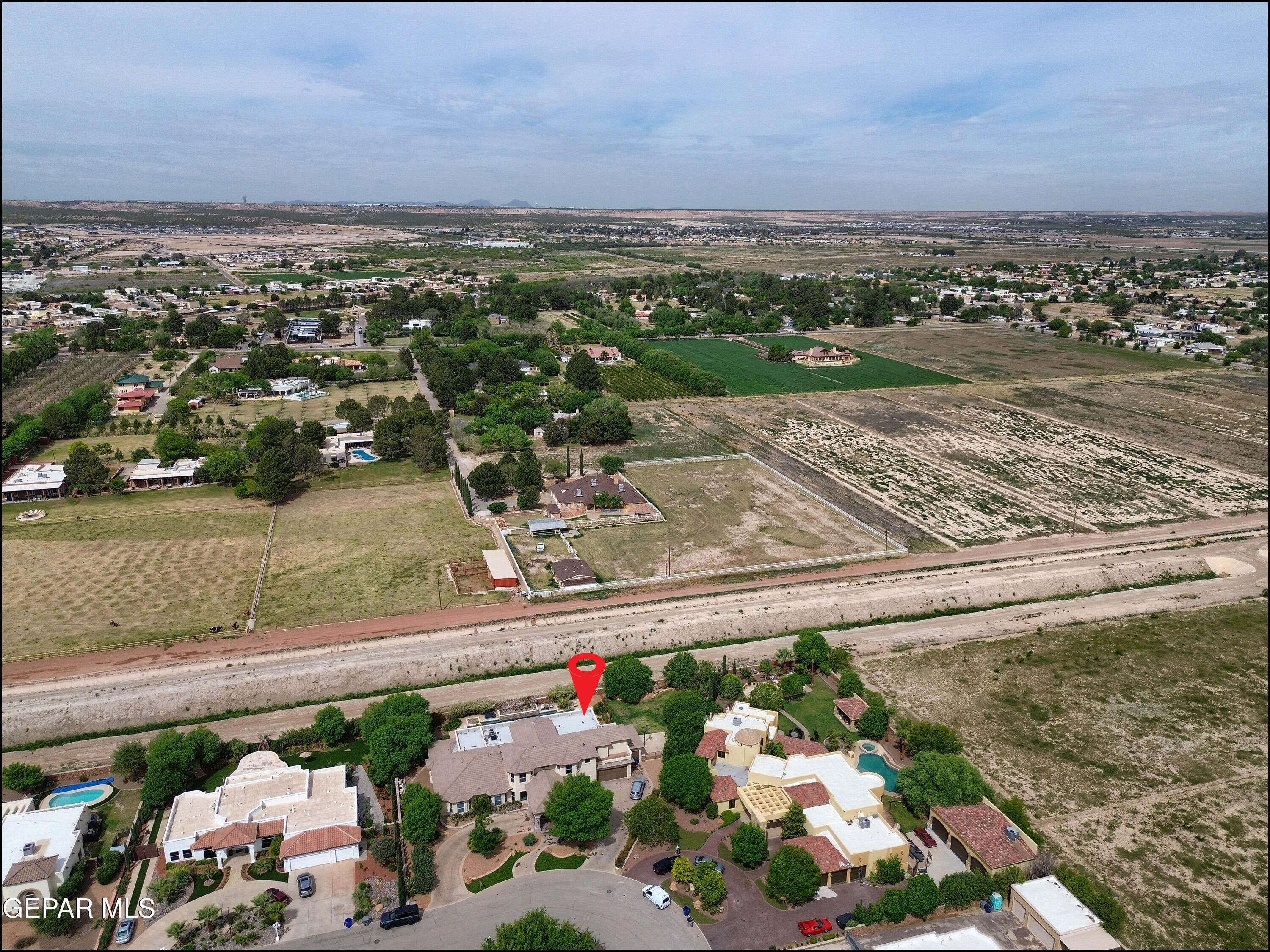 5533 WOODFIELD Drive