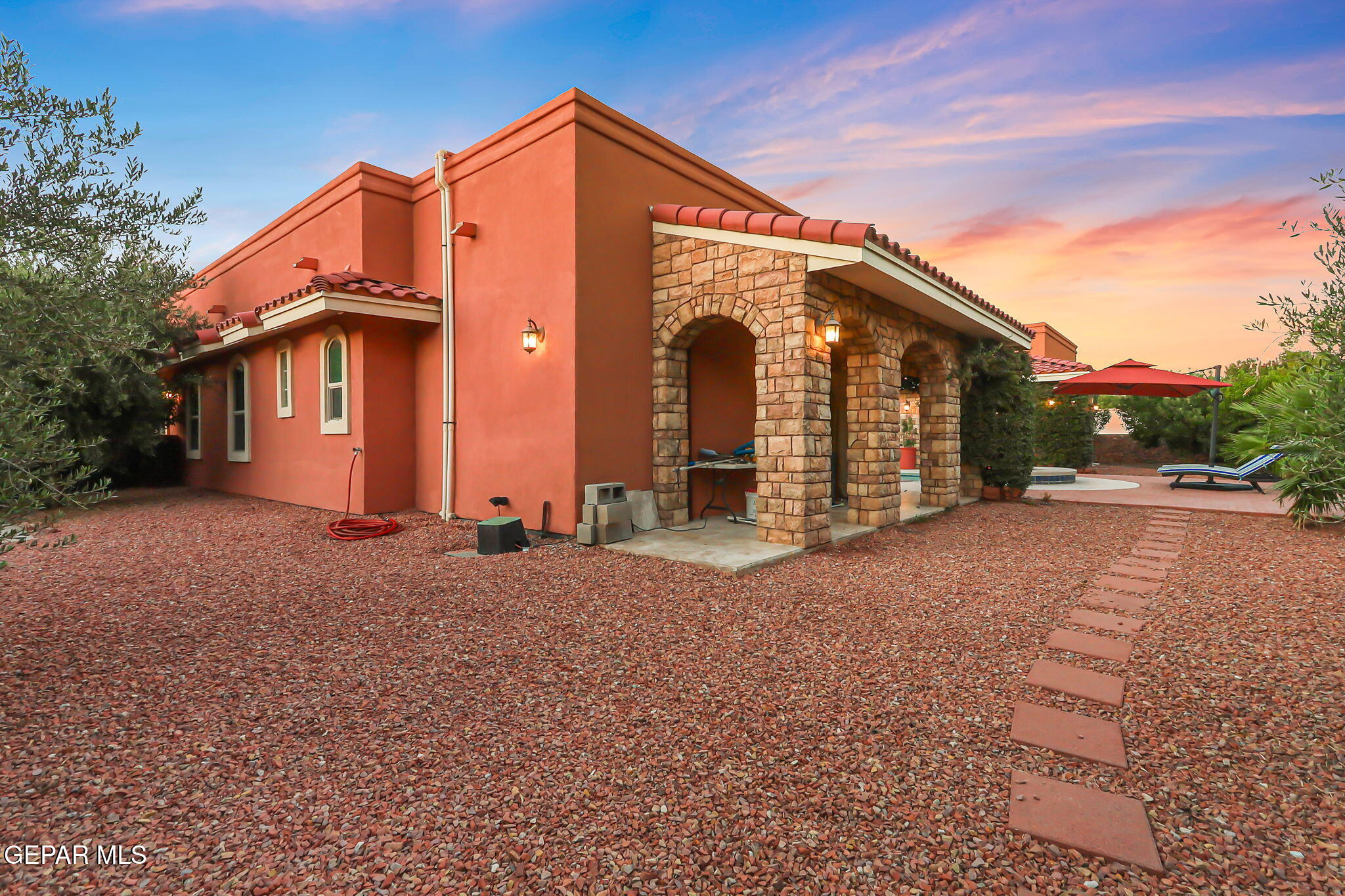 709 WOODFIELD Drive