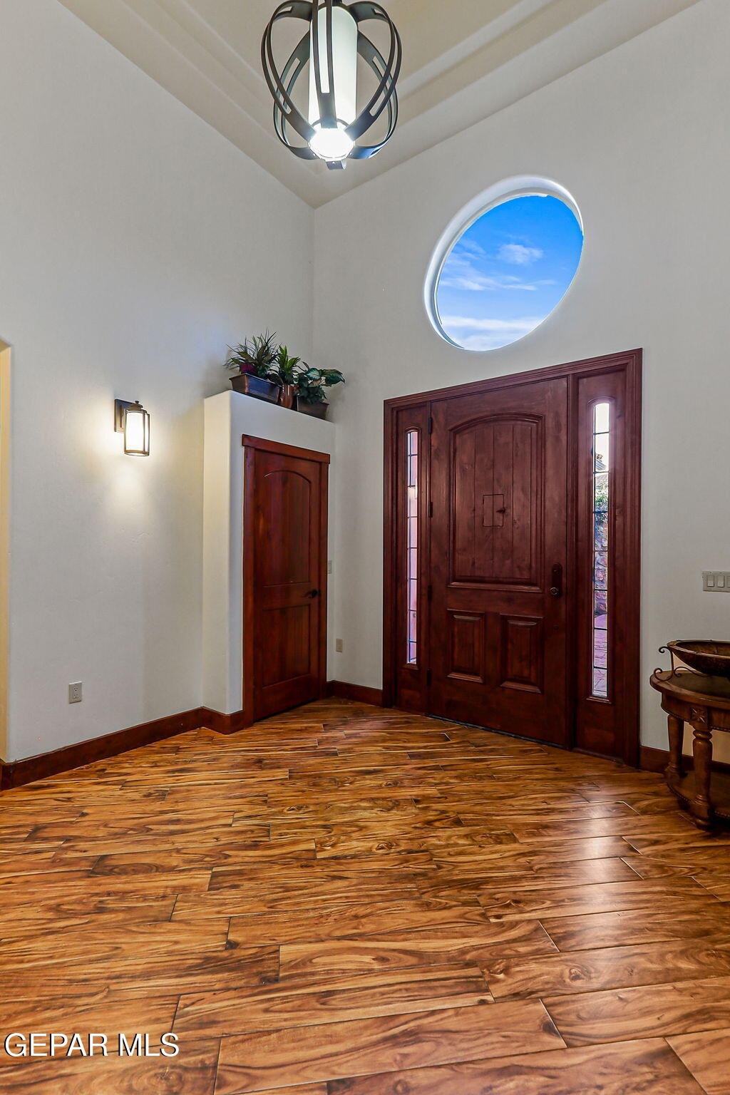 709 WOODFIELD Drive