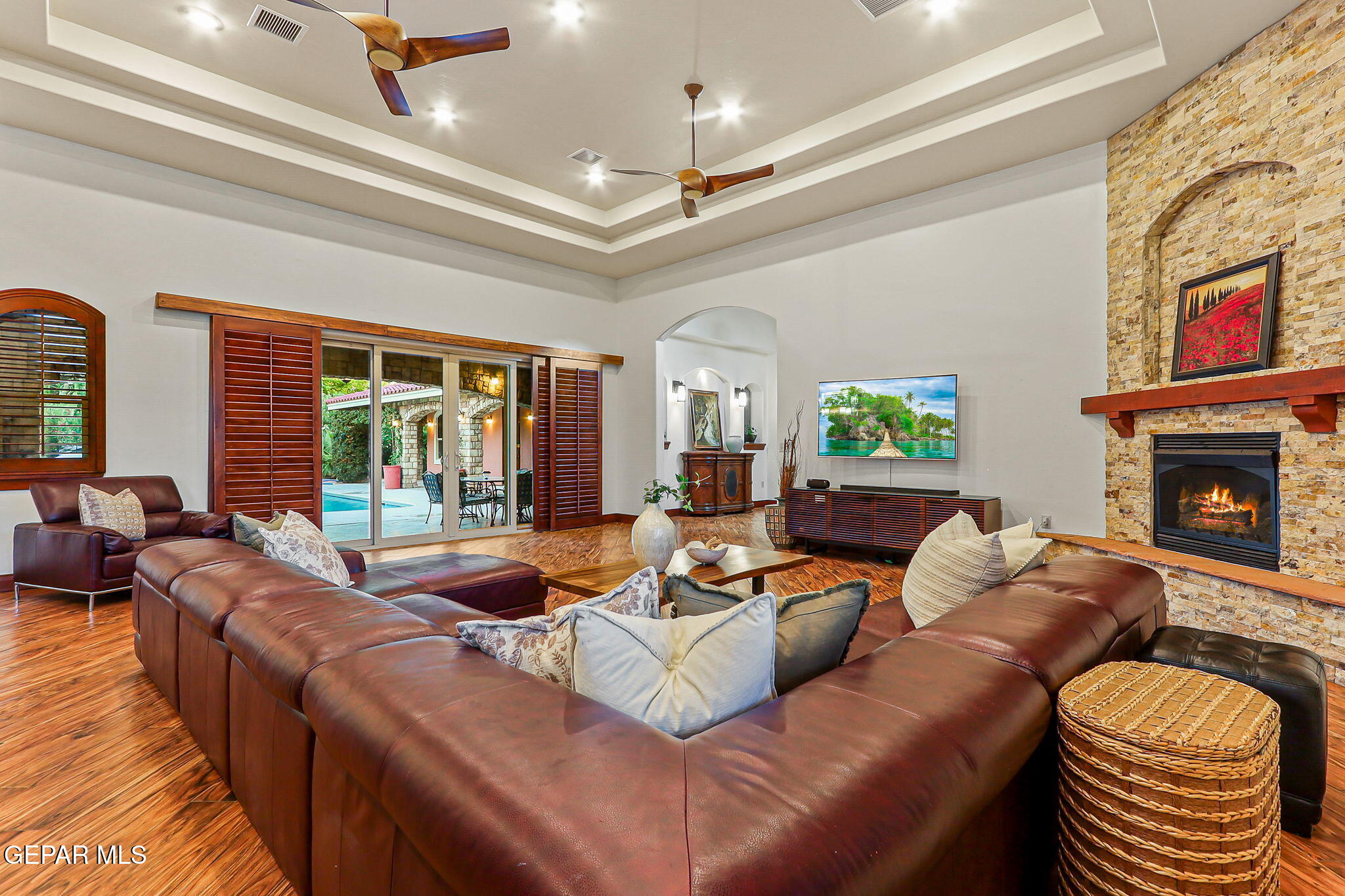 709 WOODFIELD Drive