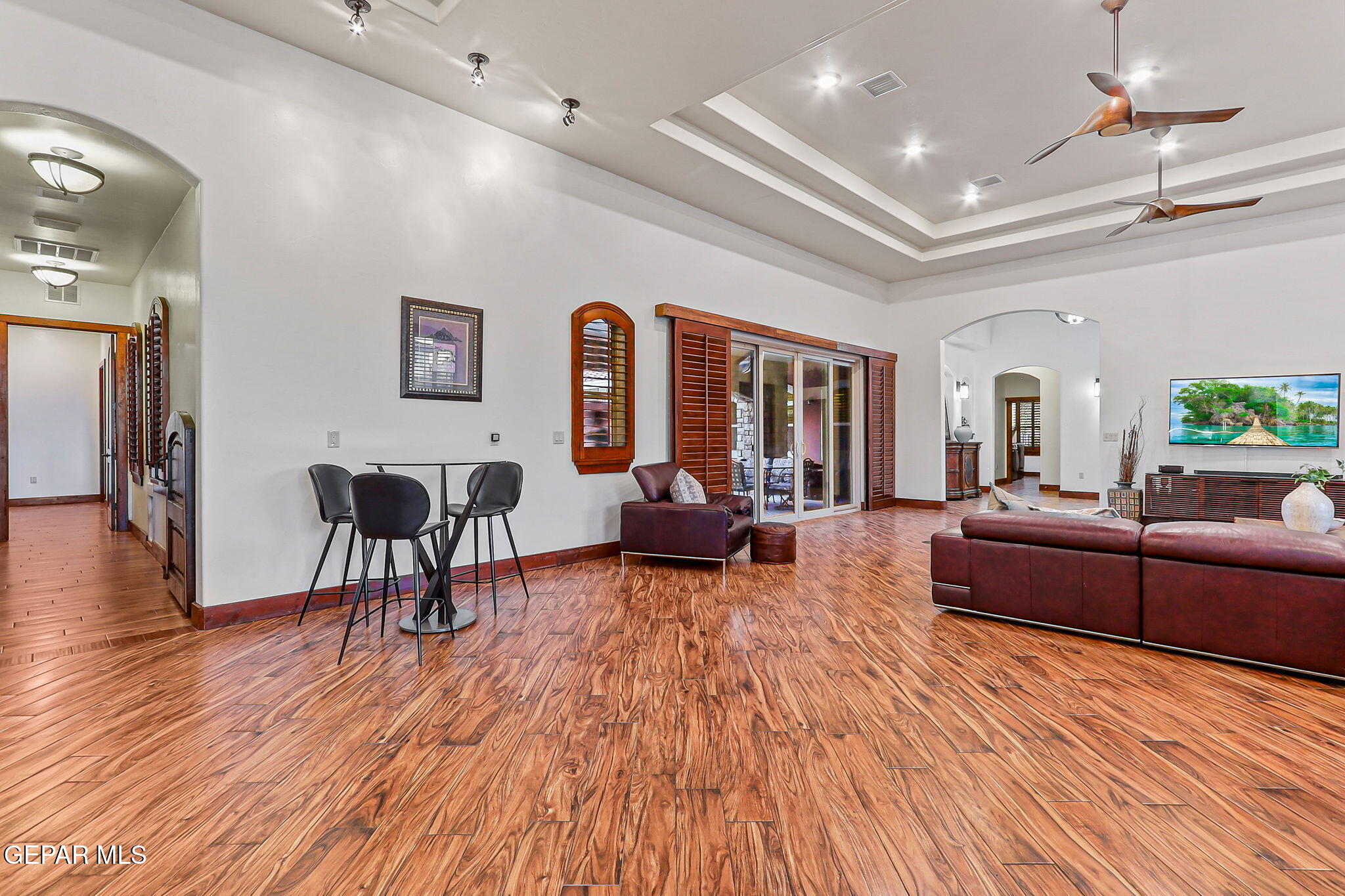 709 WOODFIELD Drive
