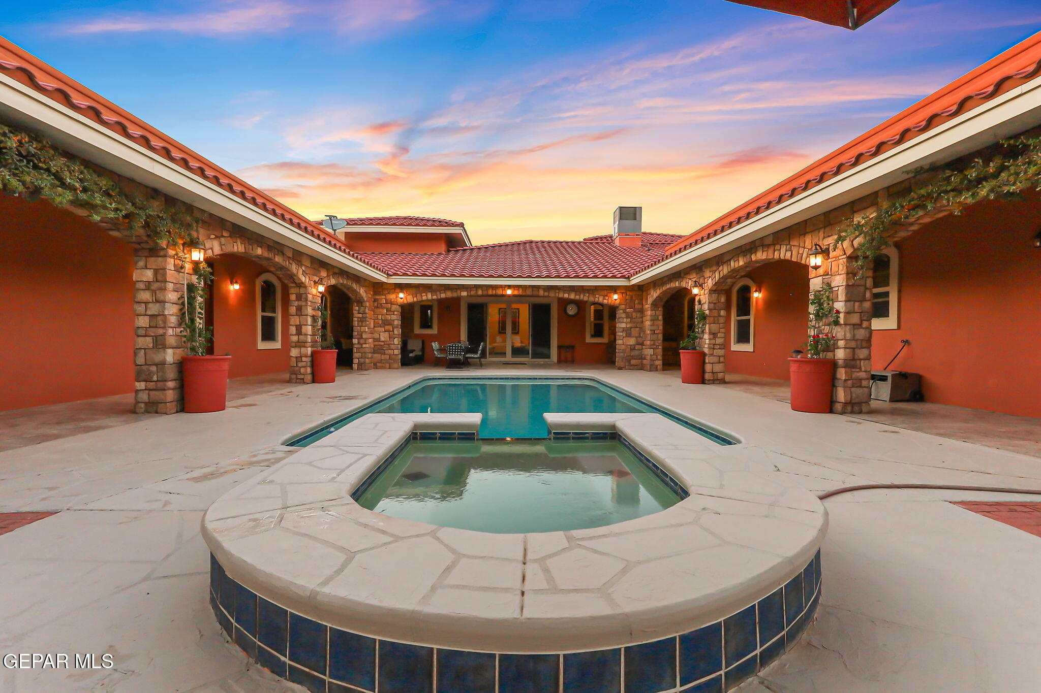 709 WOODFIELD Drive