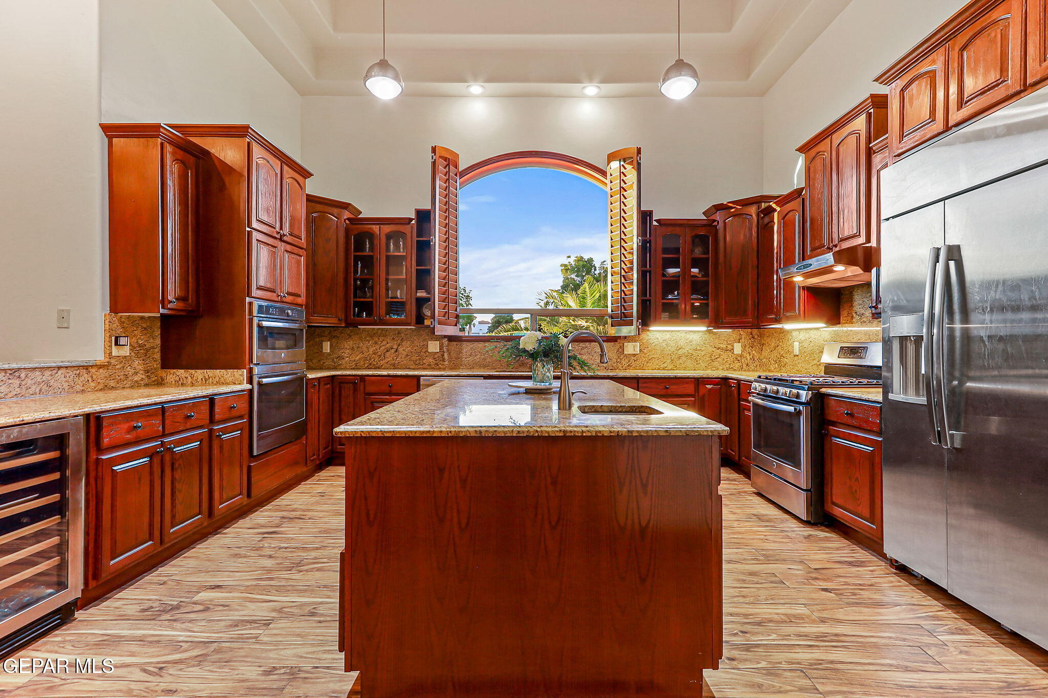 709 WOODFIELD Drive