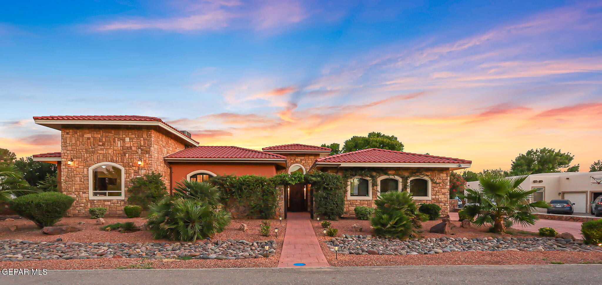 709 WOODFIELD Drive