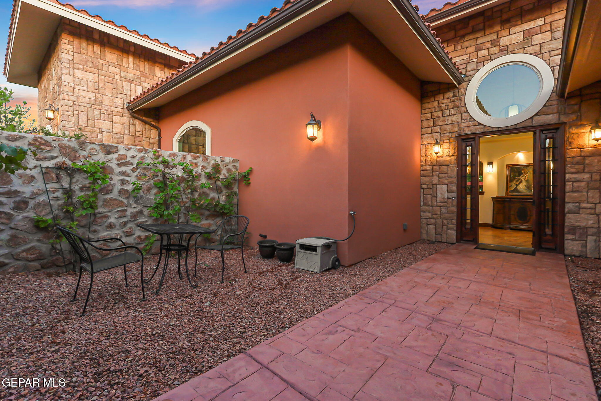 709 WOODFIELD Drive