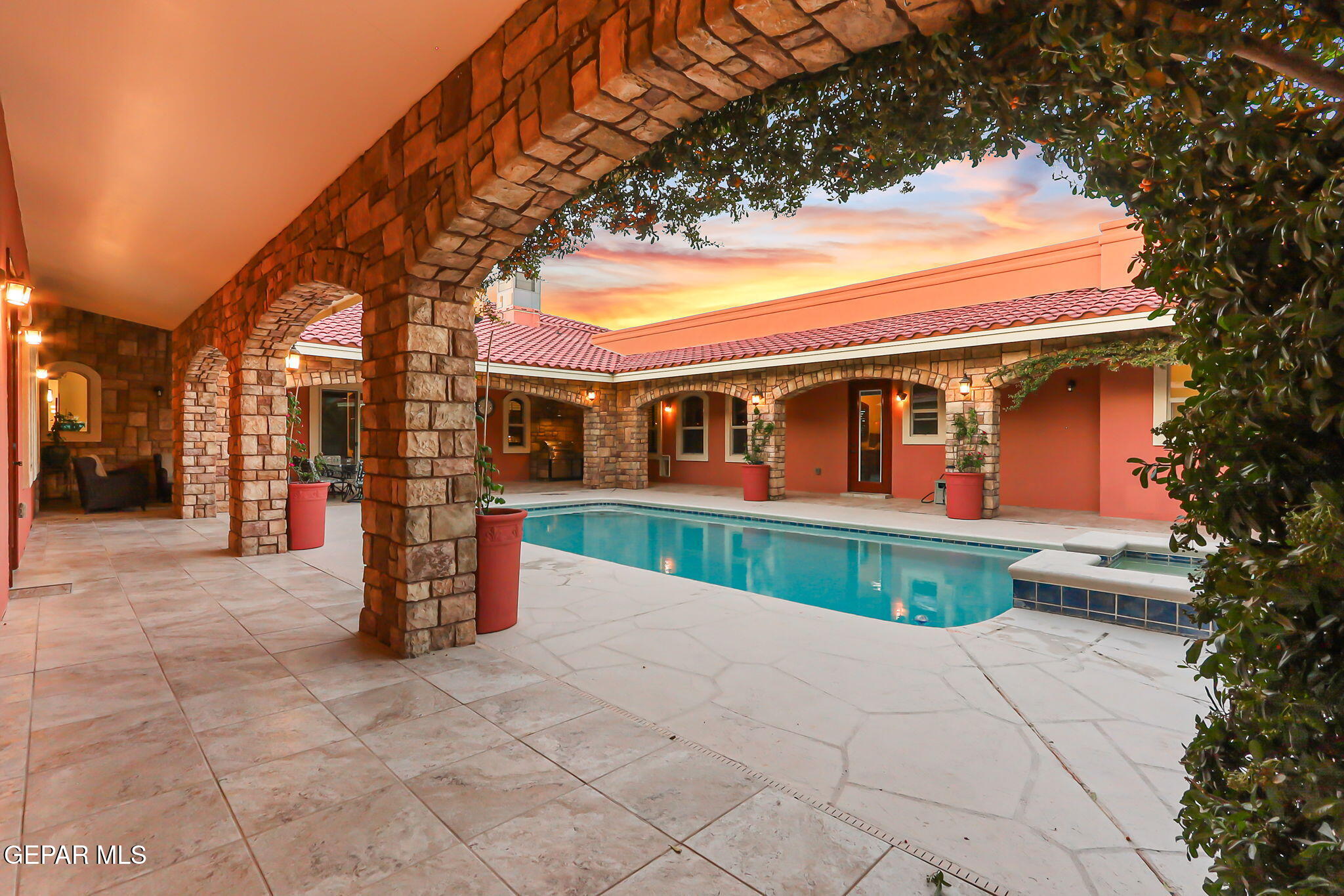 709 WOODFIELD Drive