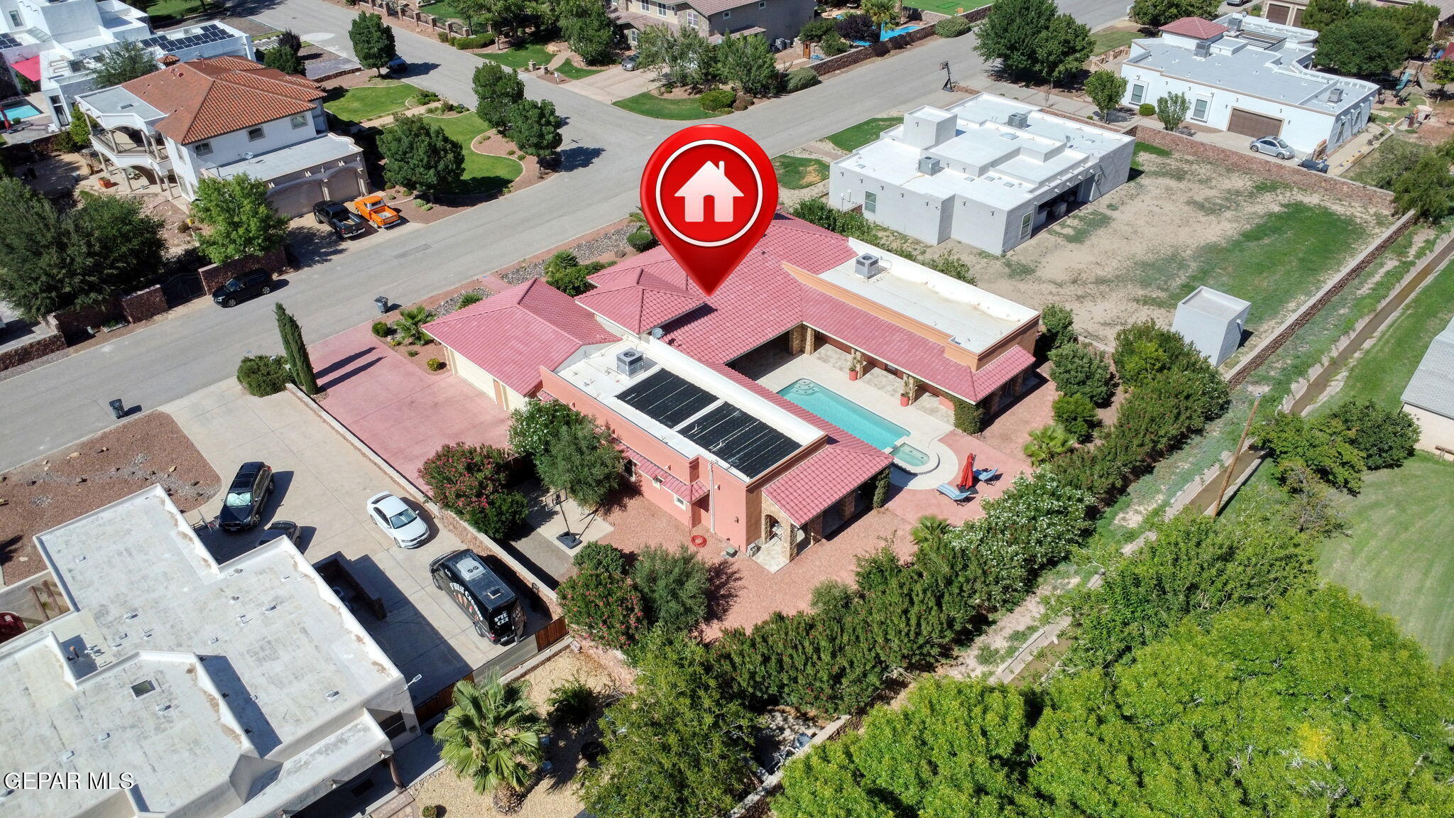 709 WOODFIELD Drive