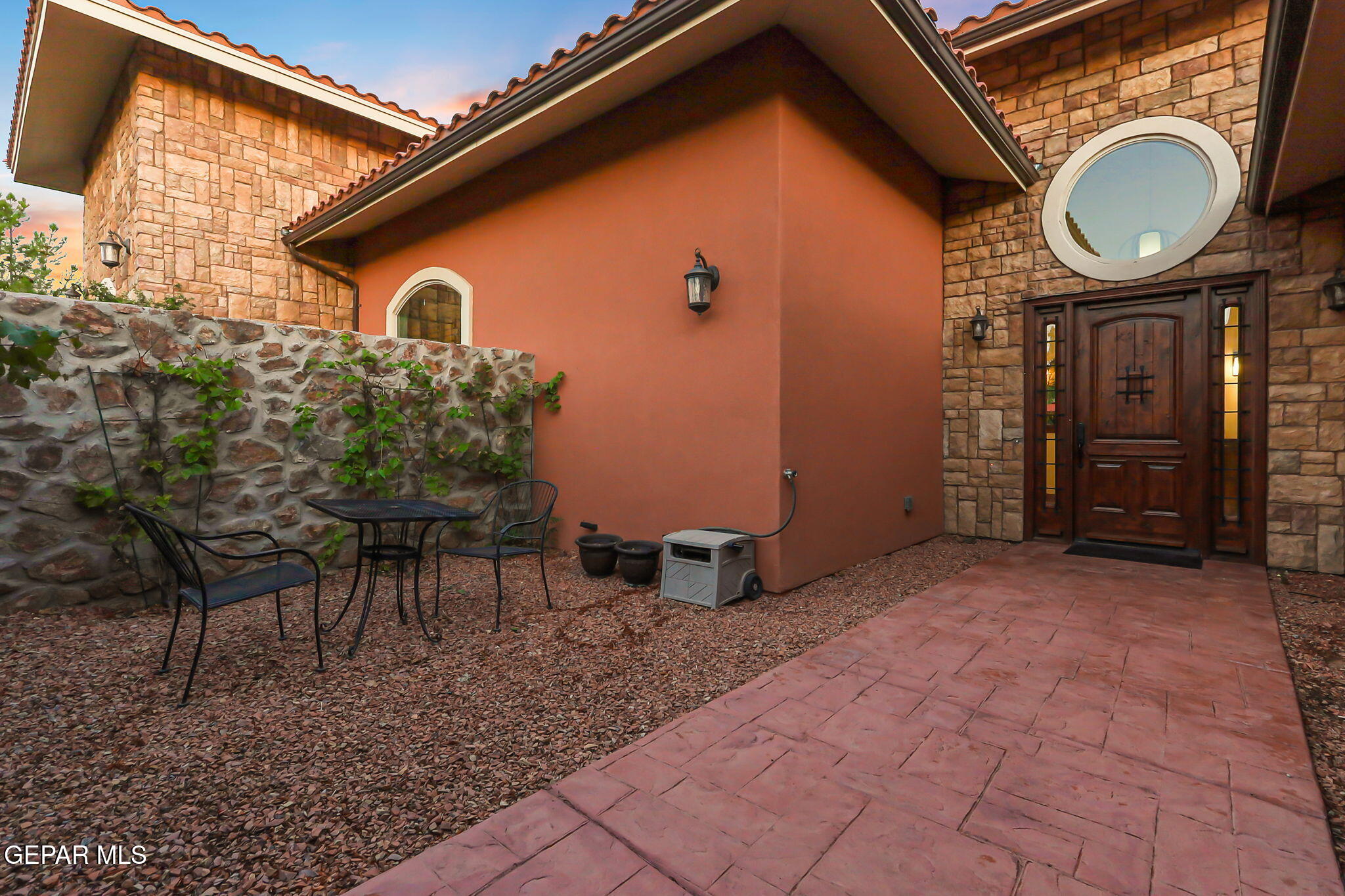 709 WOODFIELD Drive