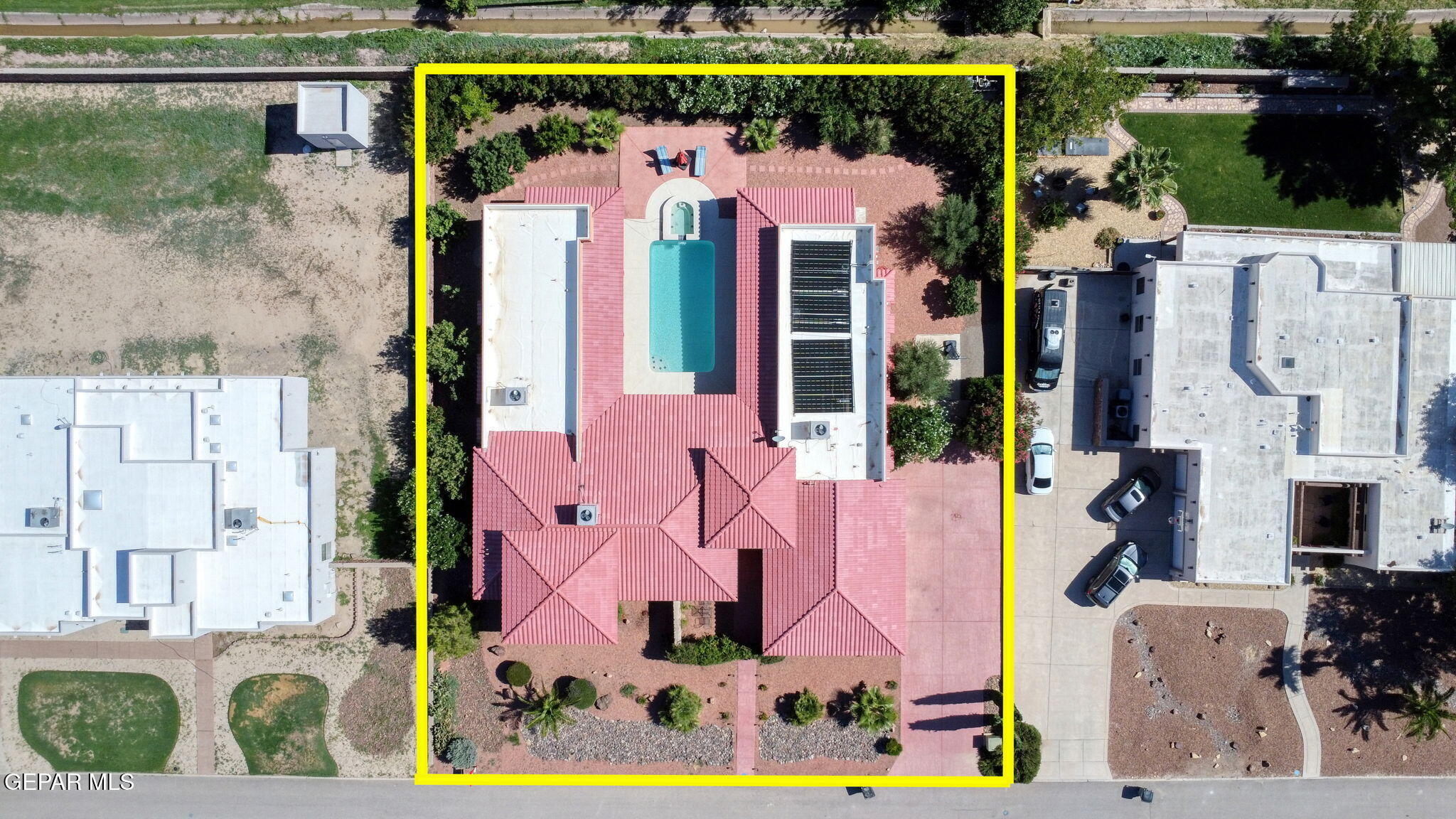 709 WOODFIELD Drive