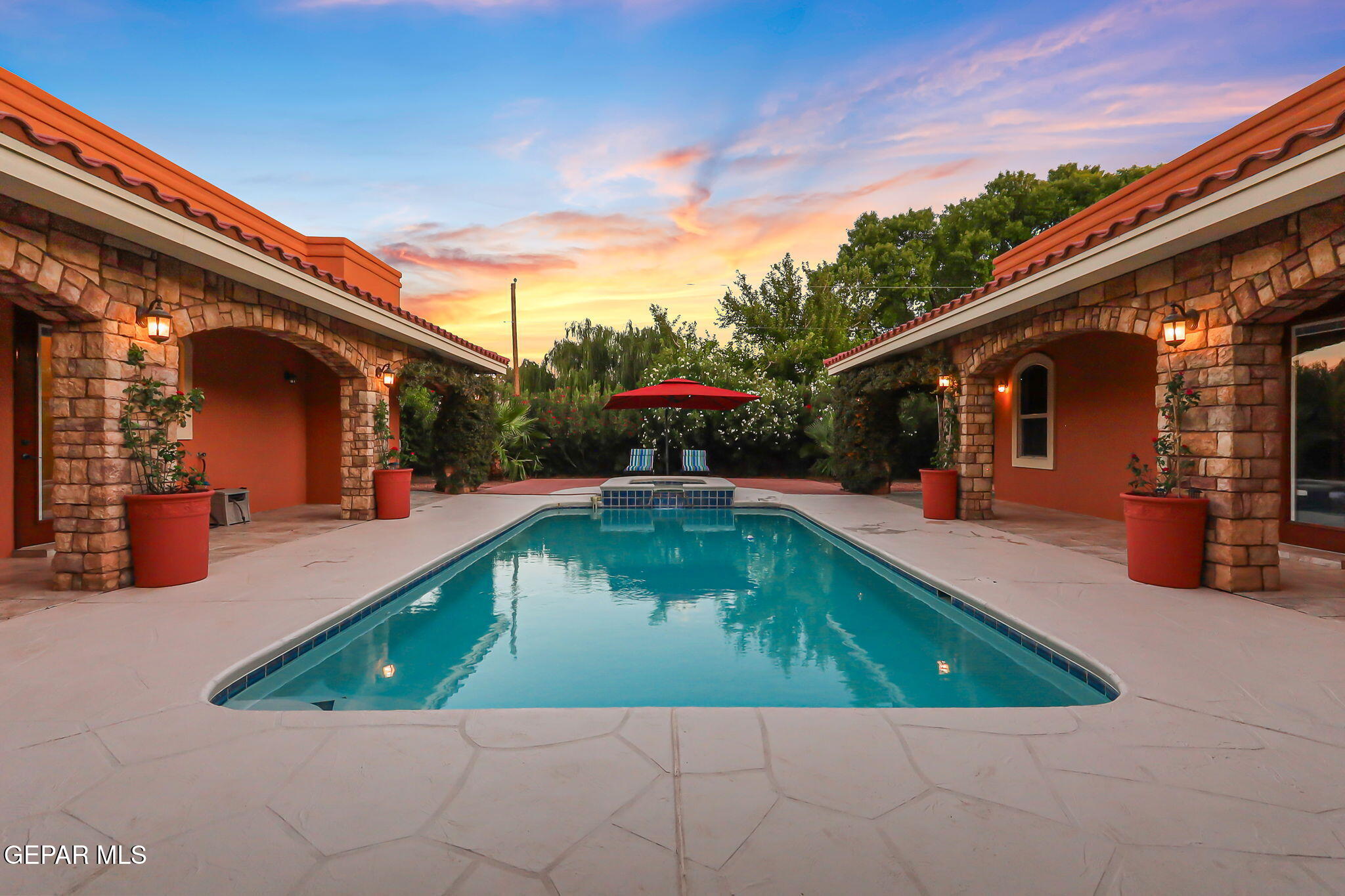 709 WOODFIELD Drive