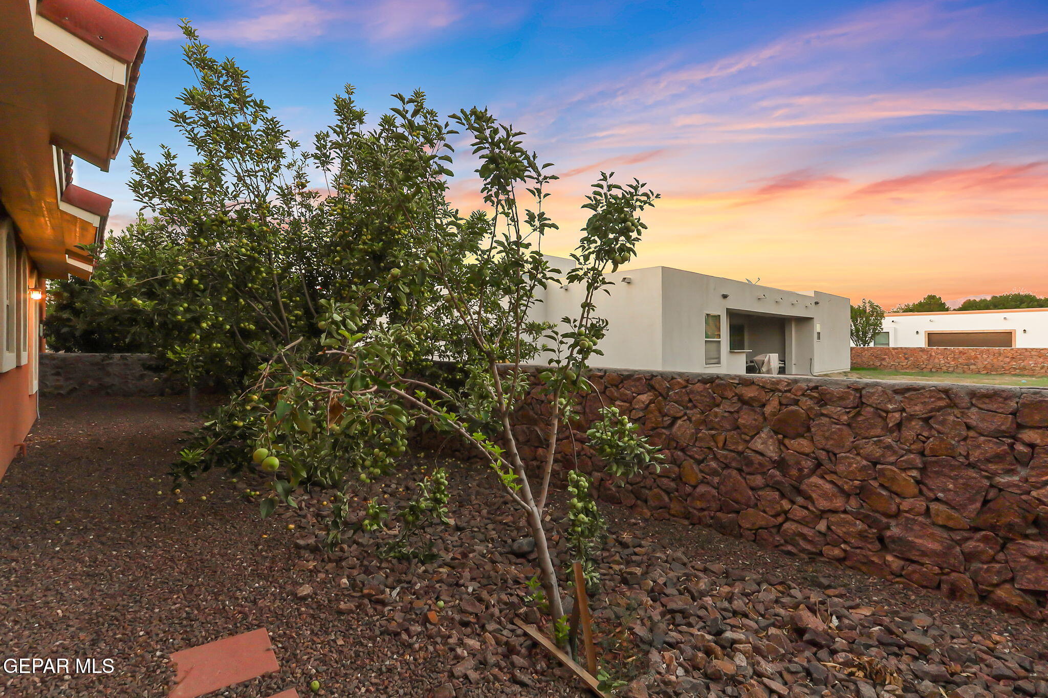 709 WOODFIELD Drive