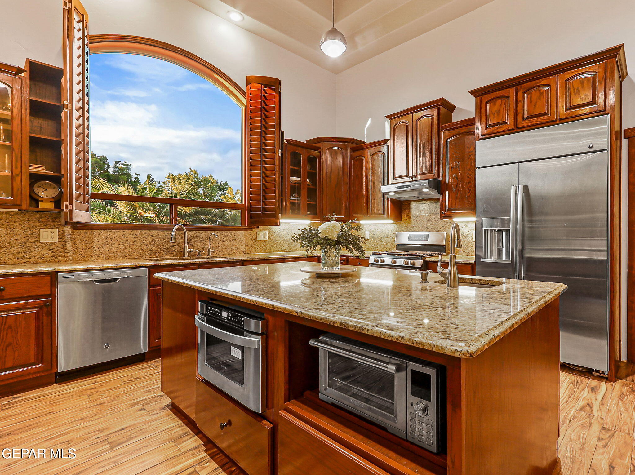 709 WOODFIELD Drive