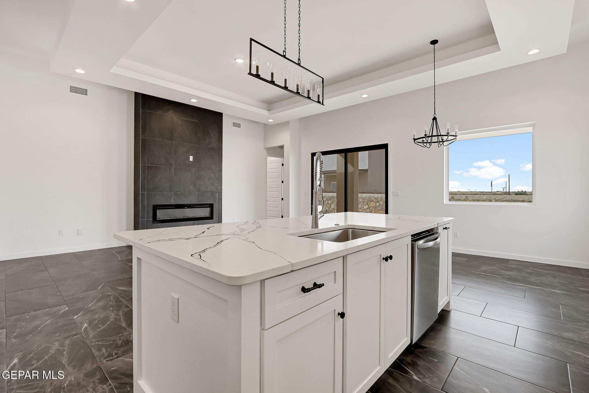921 Ada Ln. Lane