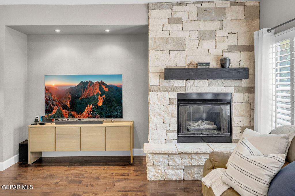 4455 SHADOW WILLOW Drive