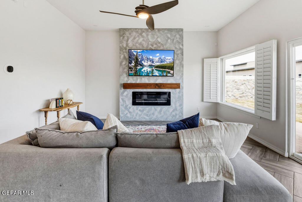 961 CROOKED RIVER Drive