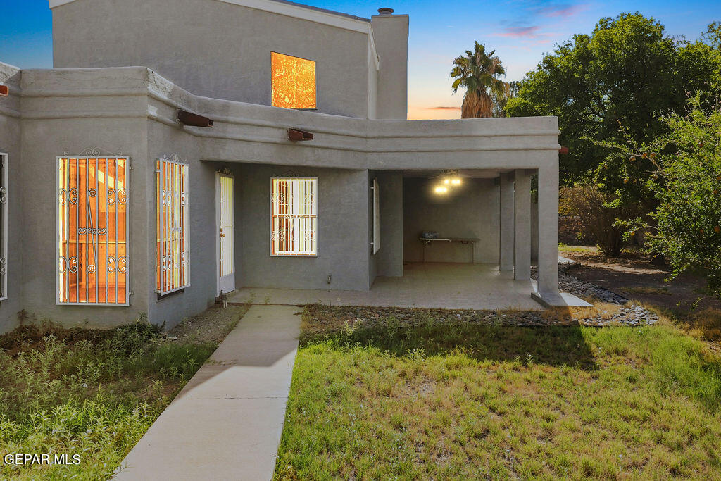 4956 VISTA GRANDE Circle