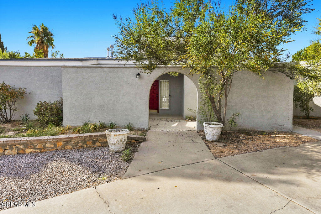 4956 VISTA GRANDE Circle