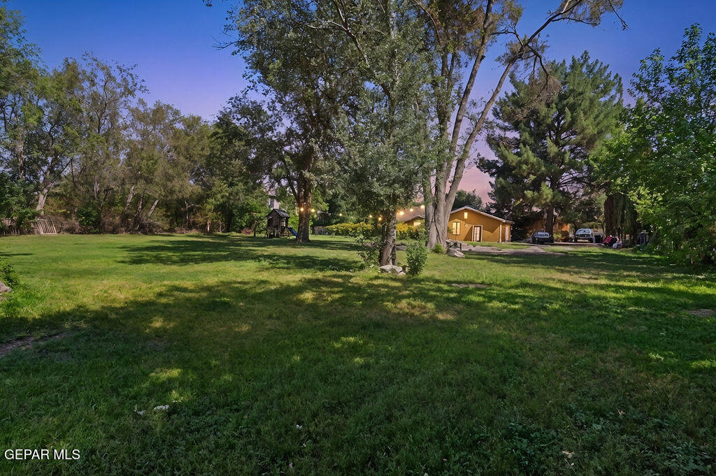 810 FAIRWAY Circle