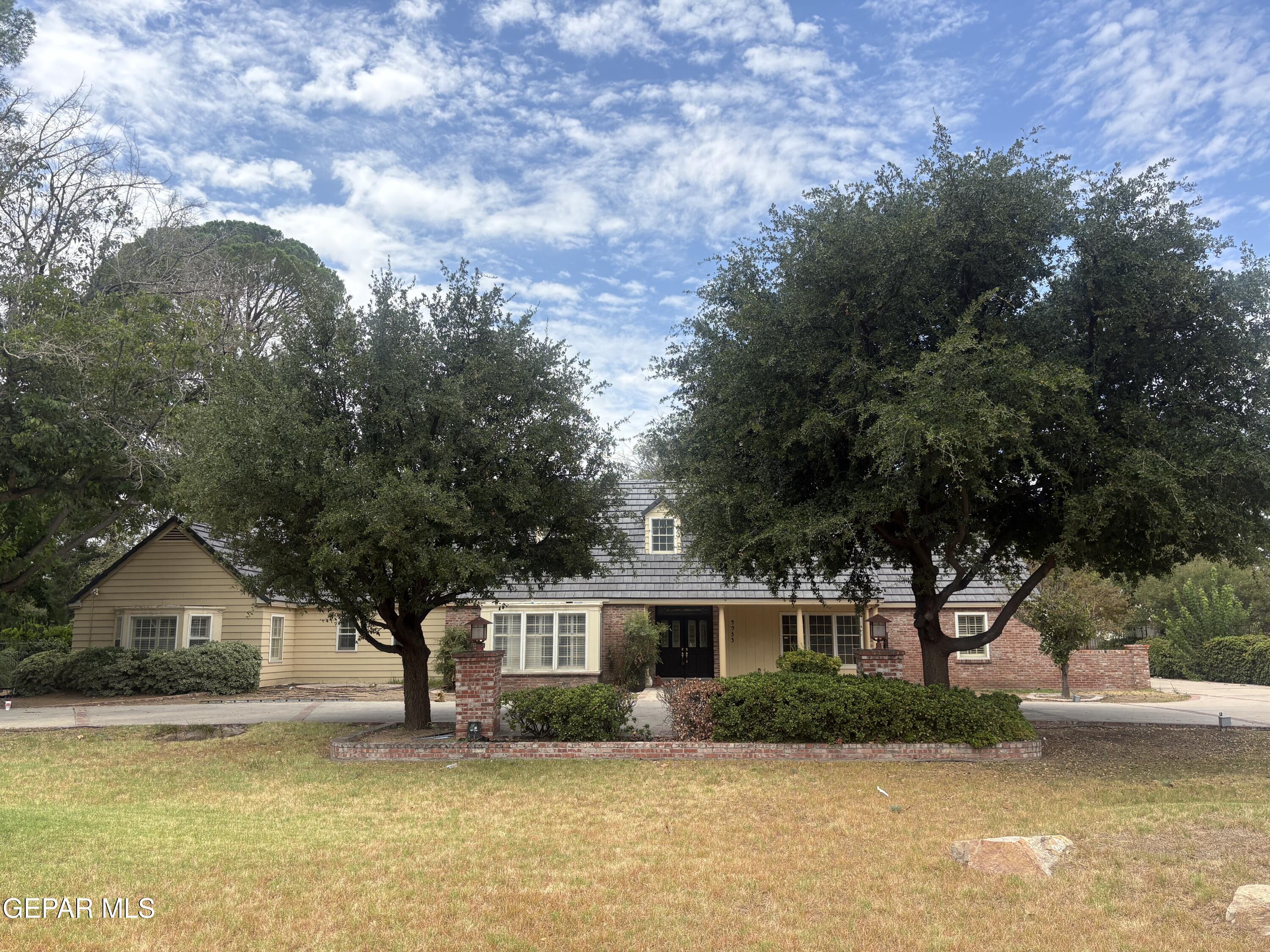 4935 MEADOWLARK Drive
