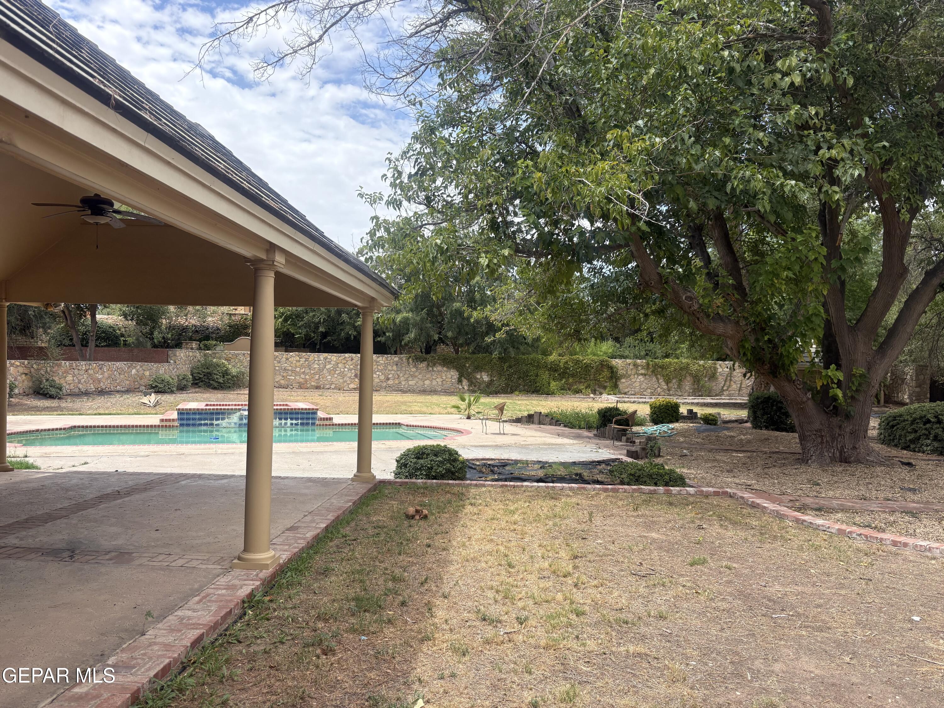 4935 MEADOWLARK Drive